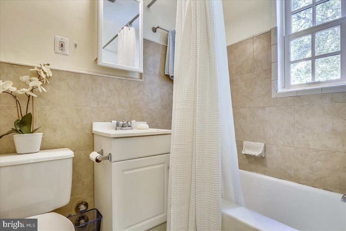 POTOWMACK CROSSING - Residential