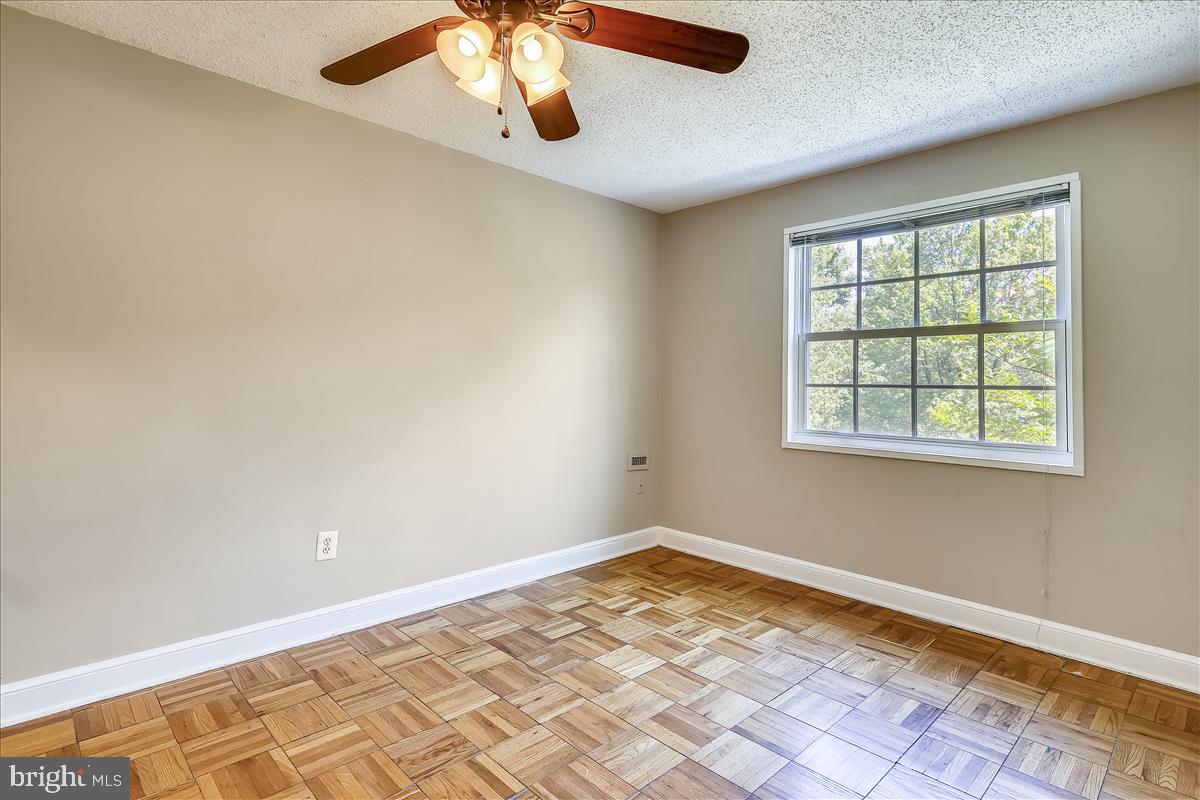 POTOWMACK CROSSING - Residential