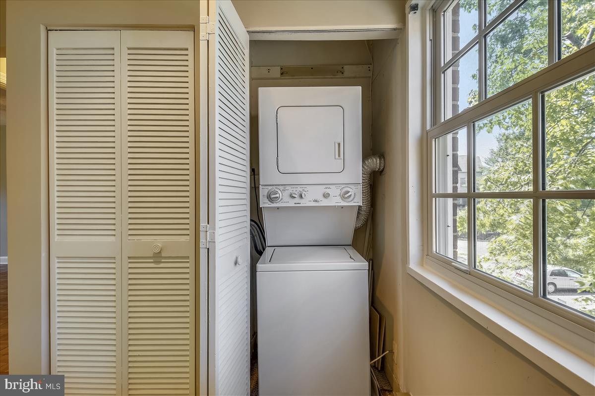 POTOWMACK CROSSING - Residential