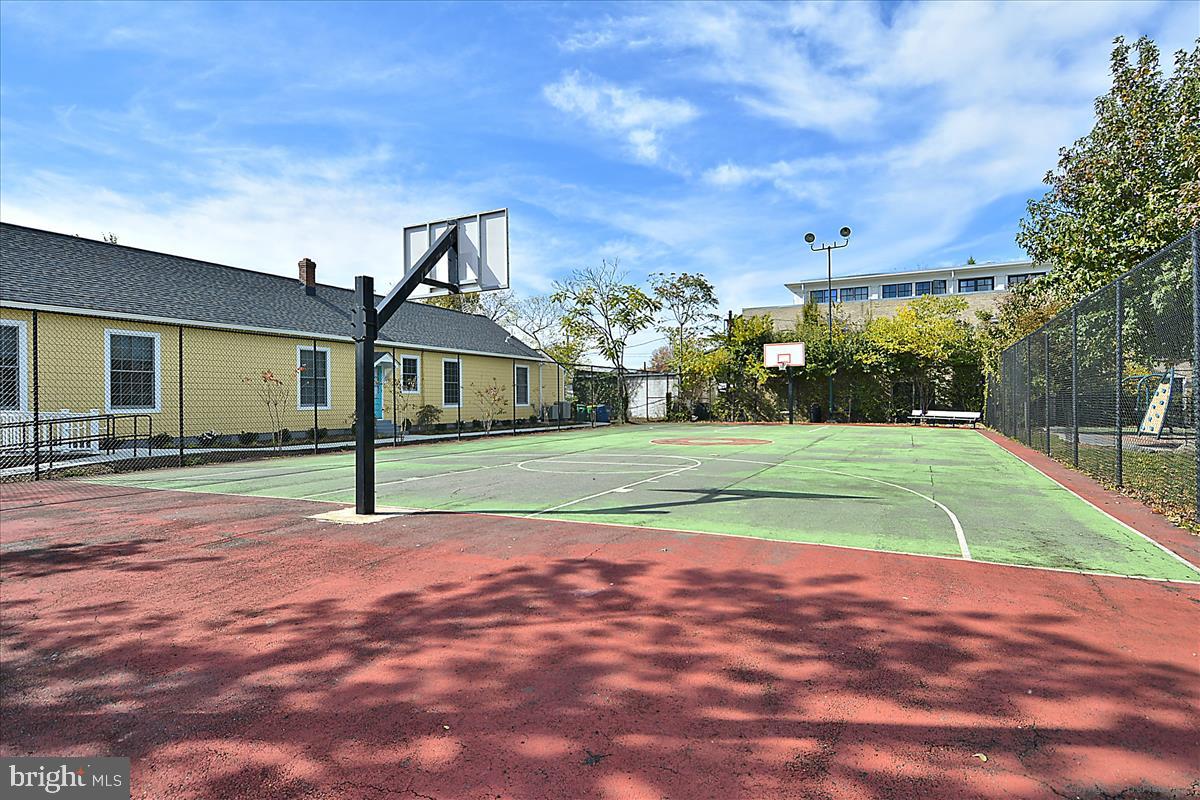 POTOWMACK CROSSING - Residential