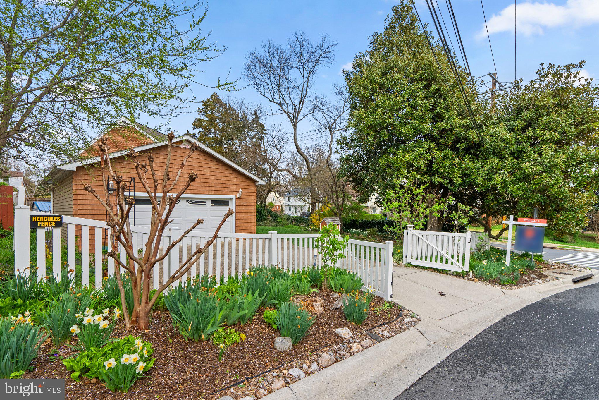 MCKENNEY HILLS - Residential