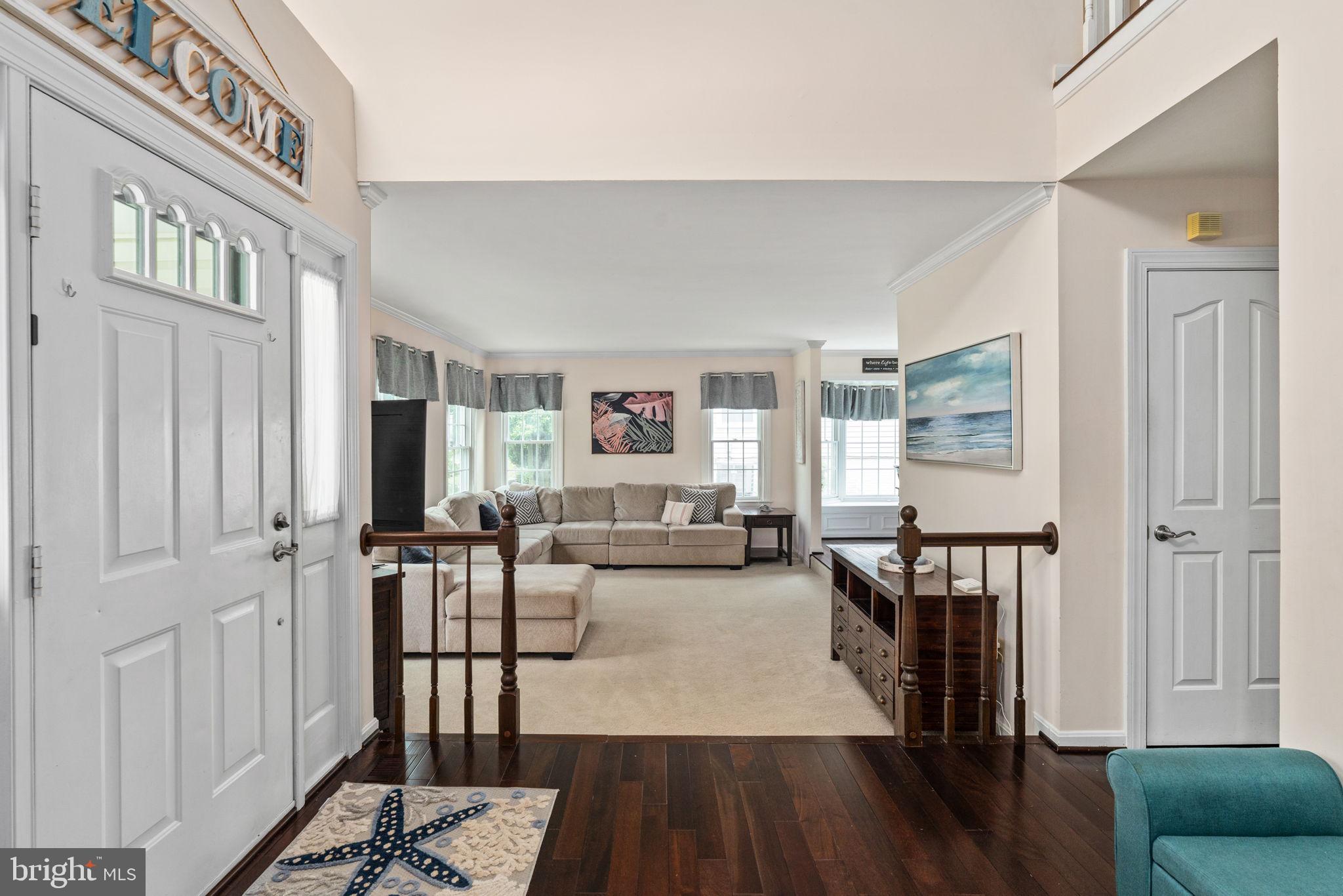 5229 WOODLEAF COURT