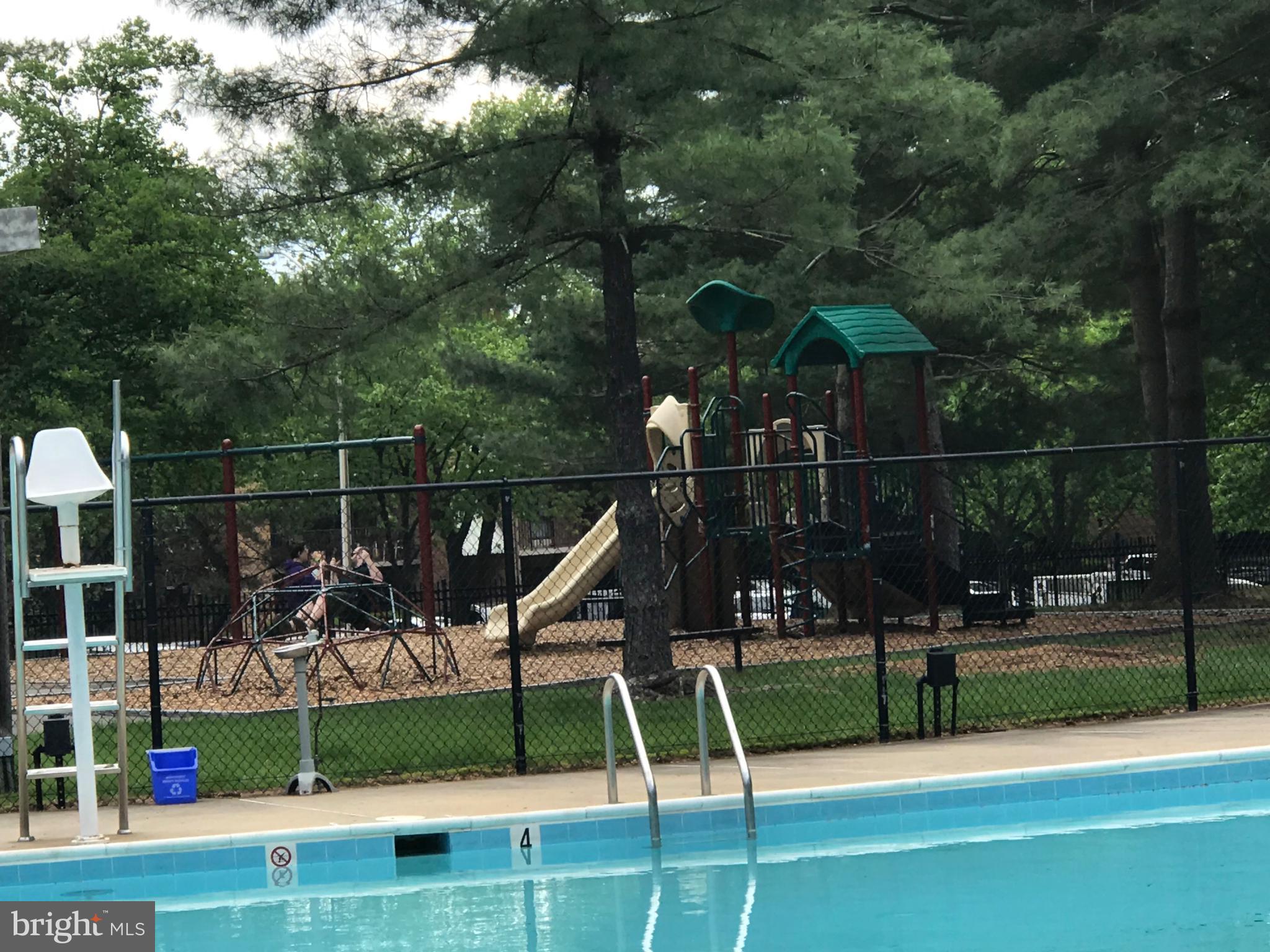 FARMINGDALE - Residential