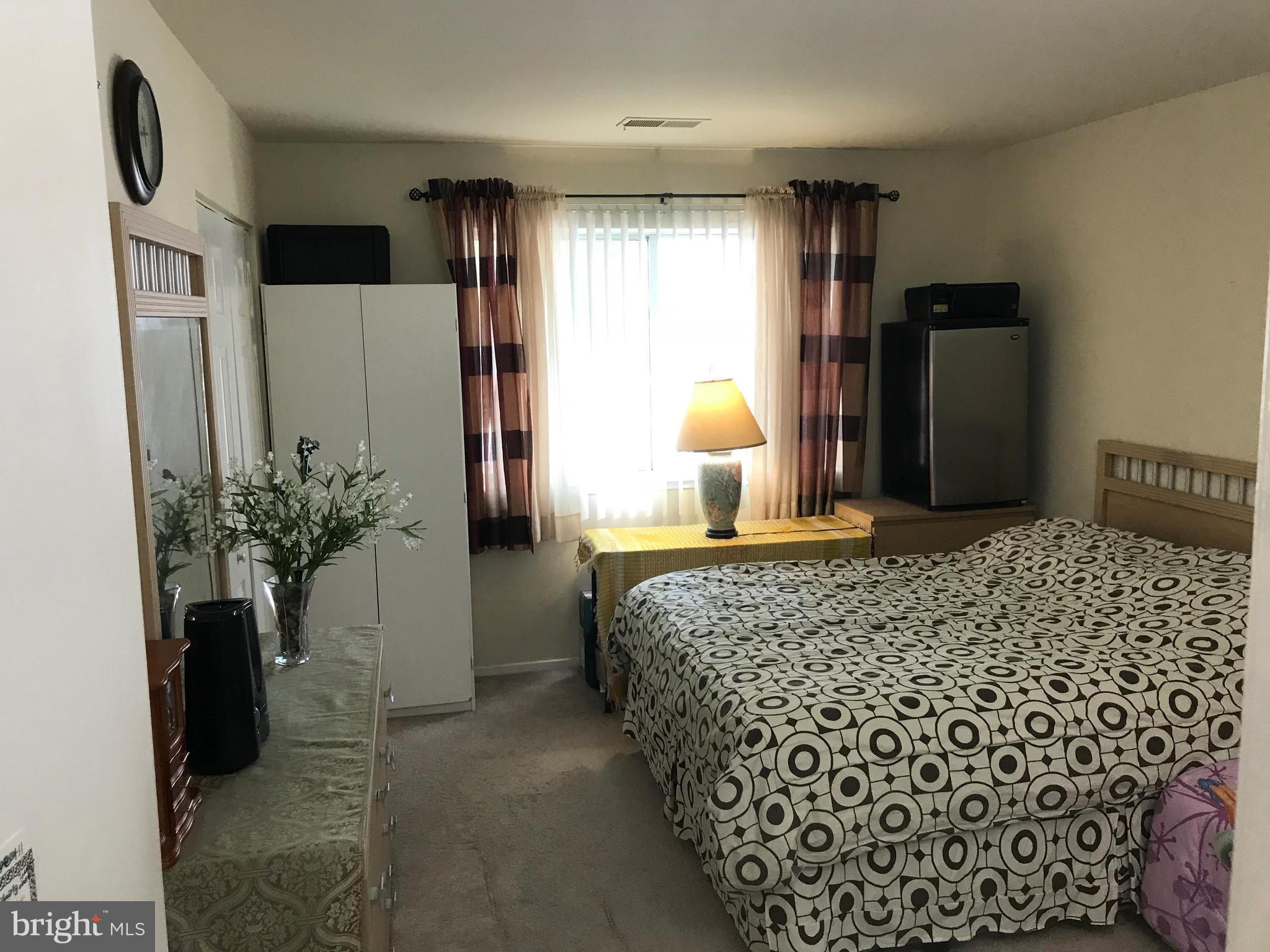 FARMINGDALE - Residential