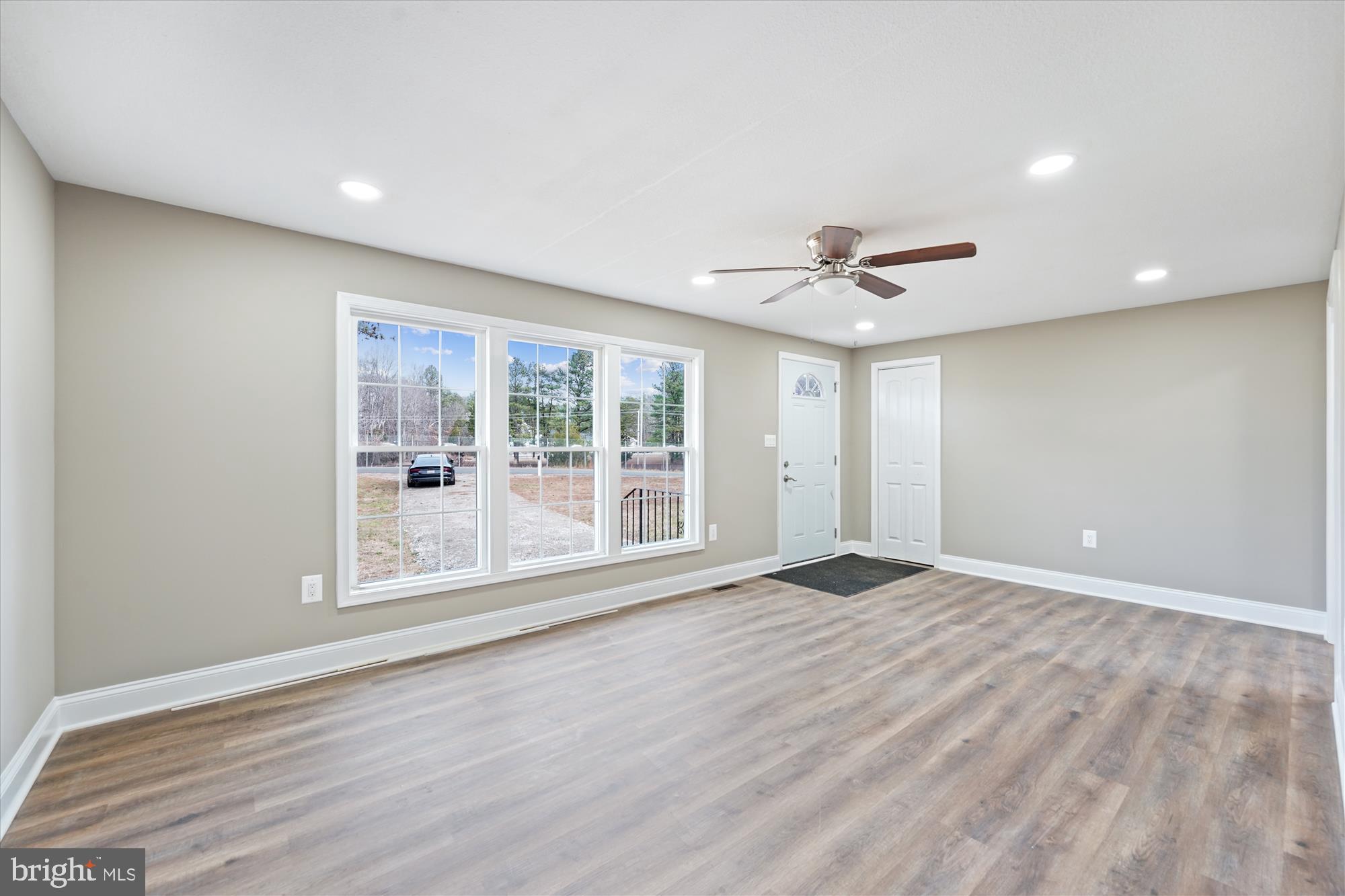 HUGHESVILLE - Residential