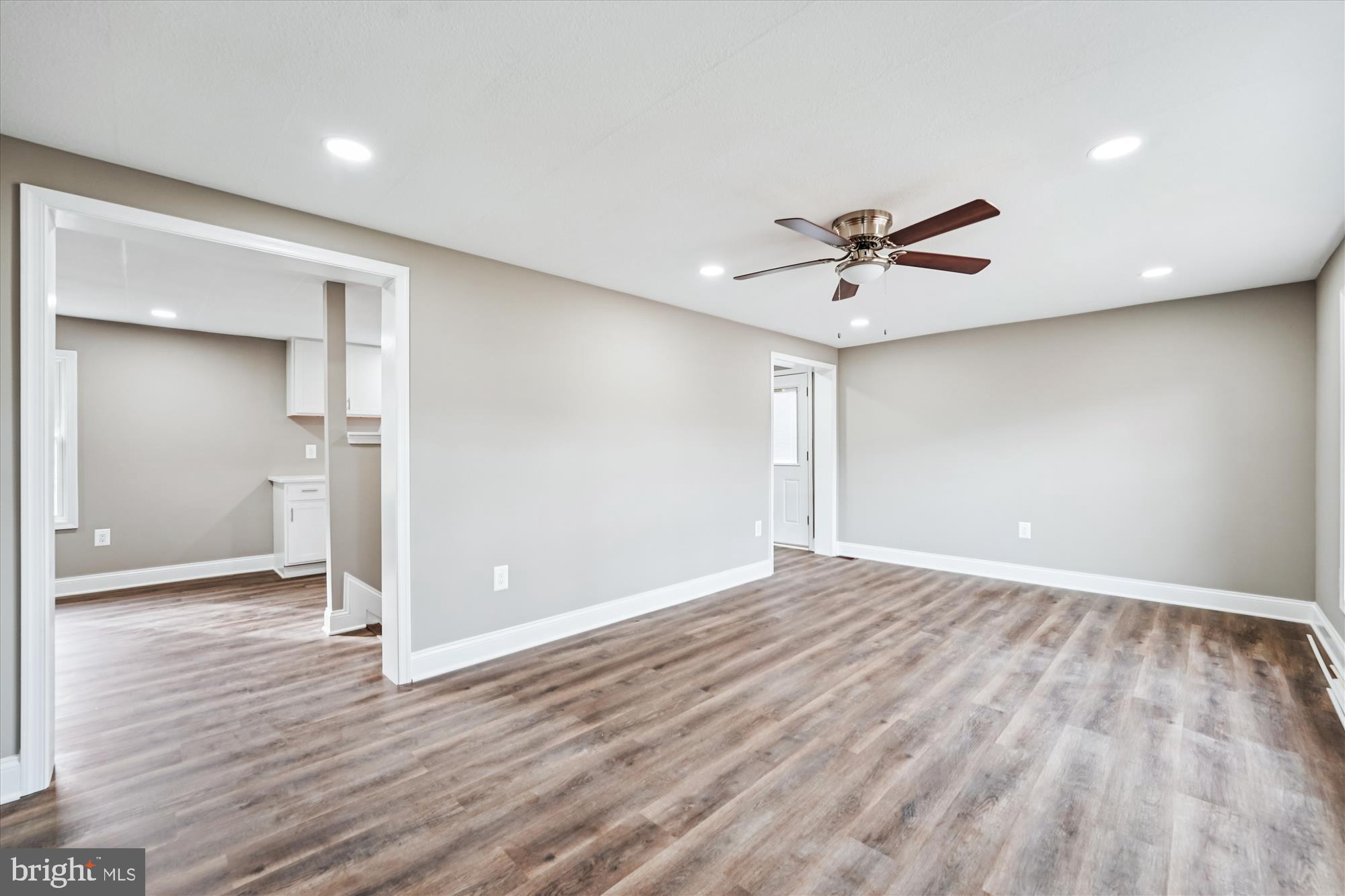 HUGHESVILLE - Residential