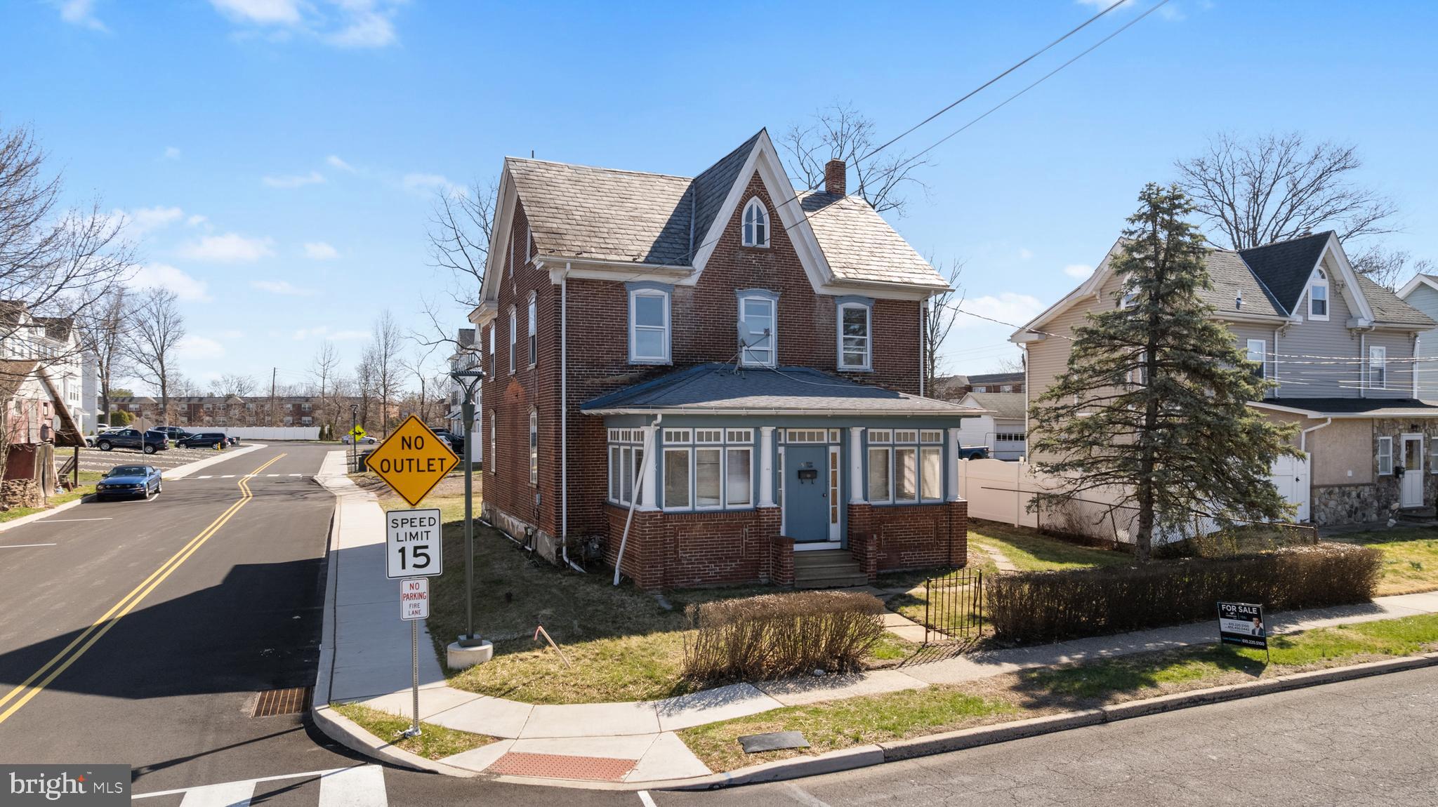 5 S MAPLE AVENUE