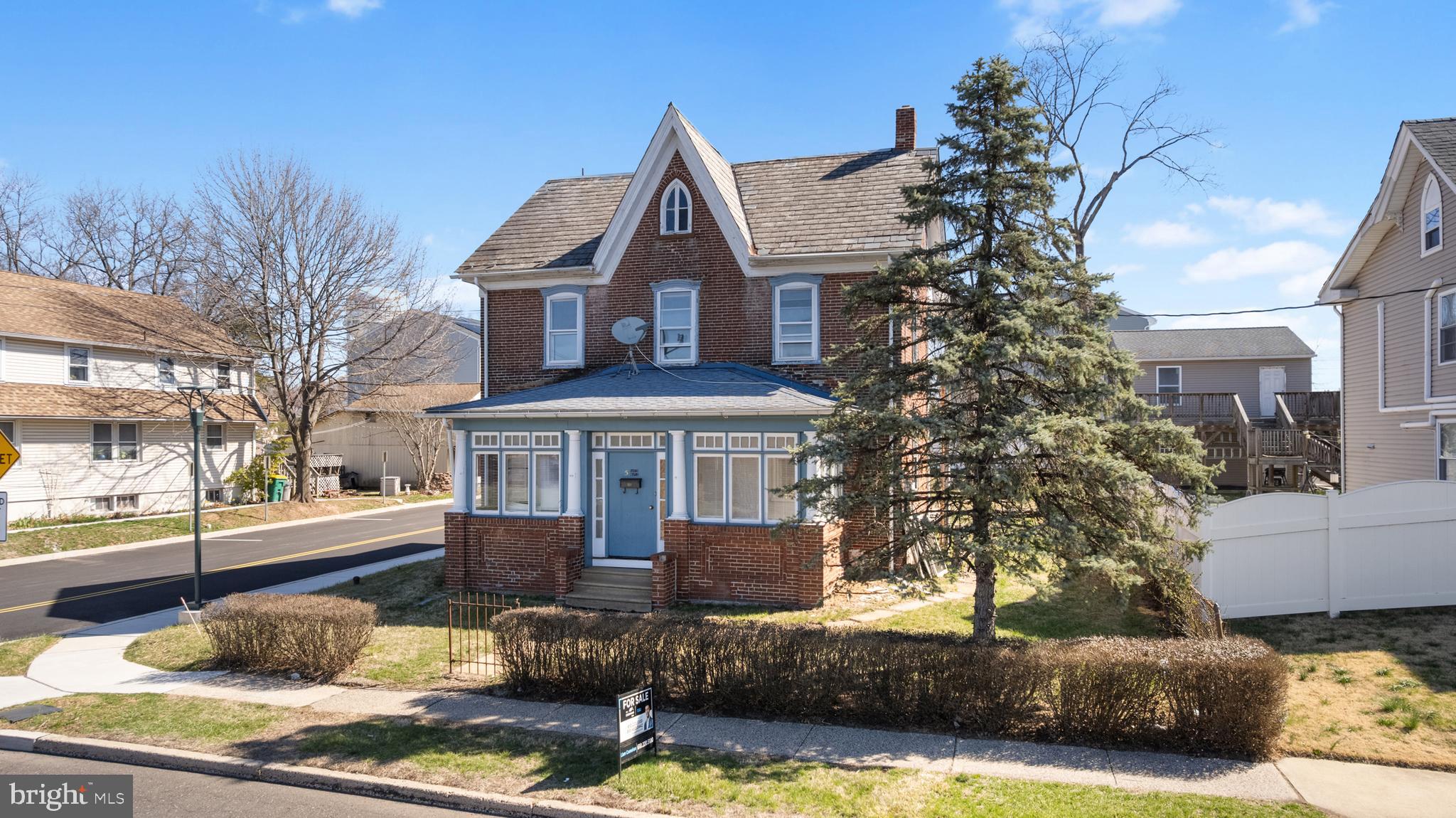 5 S MAPLE AVENUE