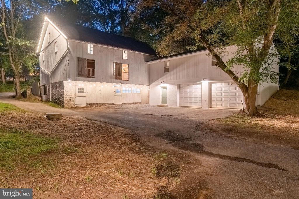 Photo of 213 Fannie Avenue, Lancaster, PA 17602 (MLS # PALA2041336)