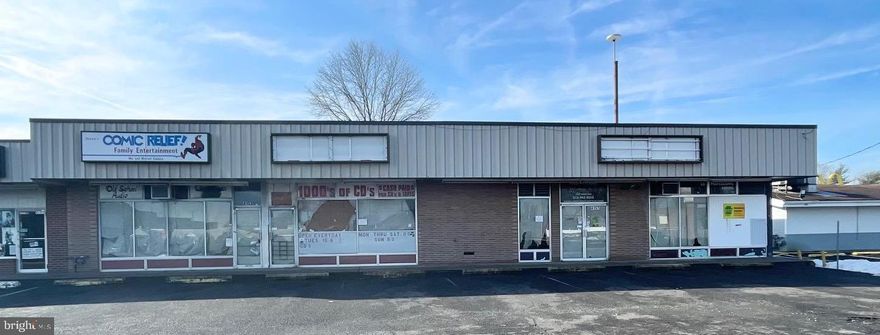 Fantastic Opportunity Awaits! High Traffic Strip Mall Location with Great Exposure. Possibilities are Endless for Your Next Business Venture-Fit it out However You'd Like to Fit Your Specific Needs.. UNIT 4153 (Previously a Comic Book Store) Could be Divided into 2 Separate Units if Tenant Wants at this Price (1,250 Sq Ft Each-$1,250 Rent/Month) or Keep all 2500 Square Feet of UNIT 4153 for $2,500 Rent/Month. 

Also for Rent is the Corner Unit (UNIT 4157-Previously a Laundromat)  Approx 2500 Square Feet w/ 2 Exits to Rear Drive. Large Display Windows and Front Parking Lot. ***Rent for Just UNIT 4157 at 2,500 SQ FT=$2,500 Rent /Month..*** Looking for NNN Lease Terms.  Available Immediately..