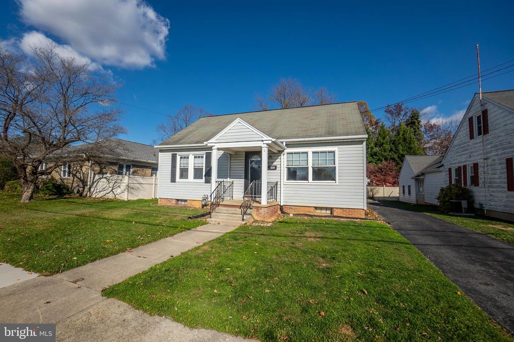 Photo of 406 Allegheny Avenue, HANOVER, PA 17331 (MLS # PAYK2093742)