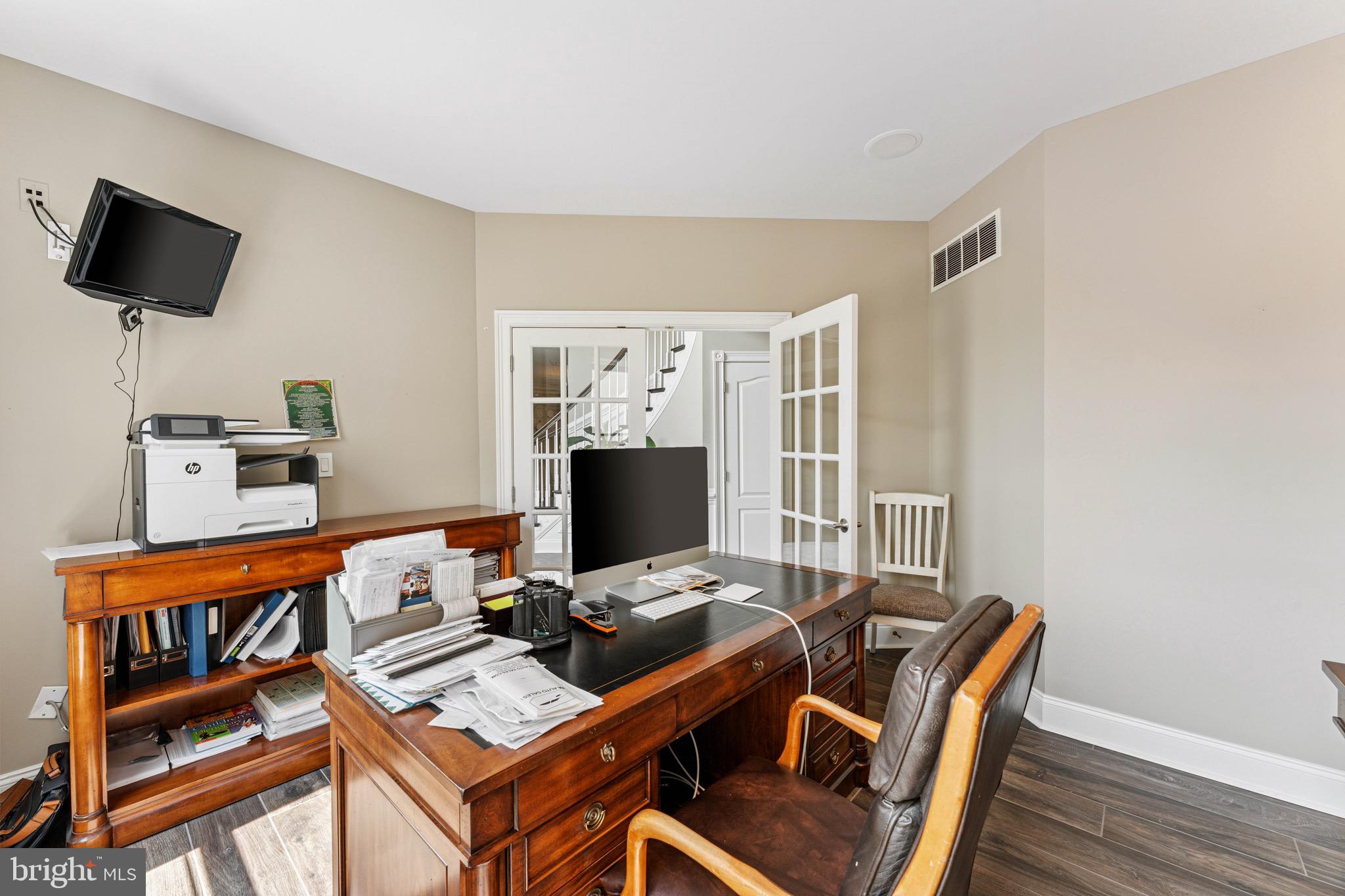 NORTHAMPTON HUNT - Residential