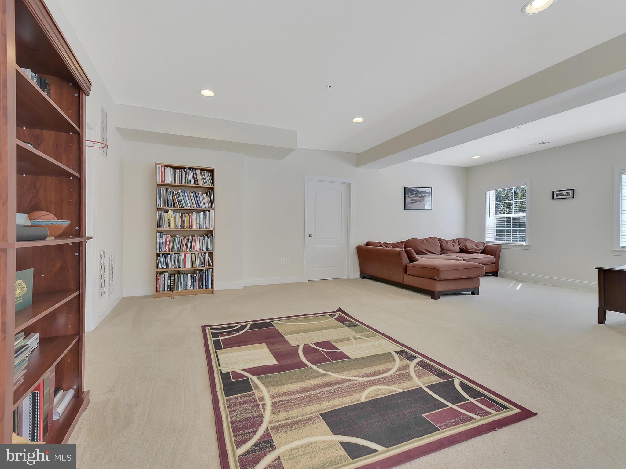 DAMASCUS OUTSIDE - Residential