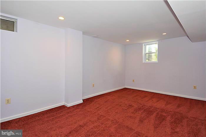 MIDDLEBRIDGE - Residential