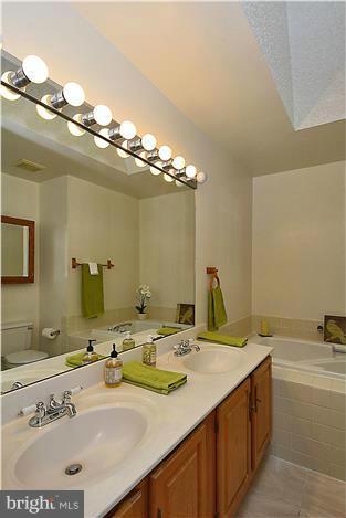 MIDDLEBRIDGE - Residential