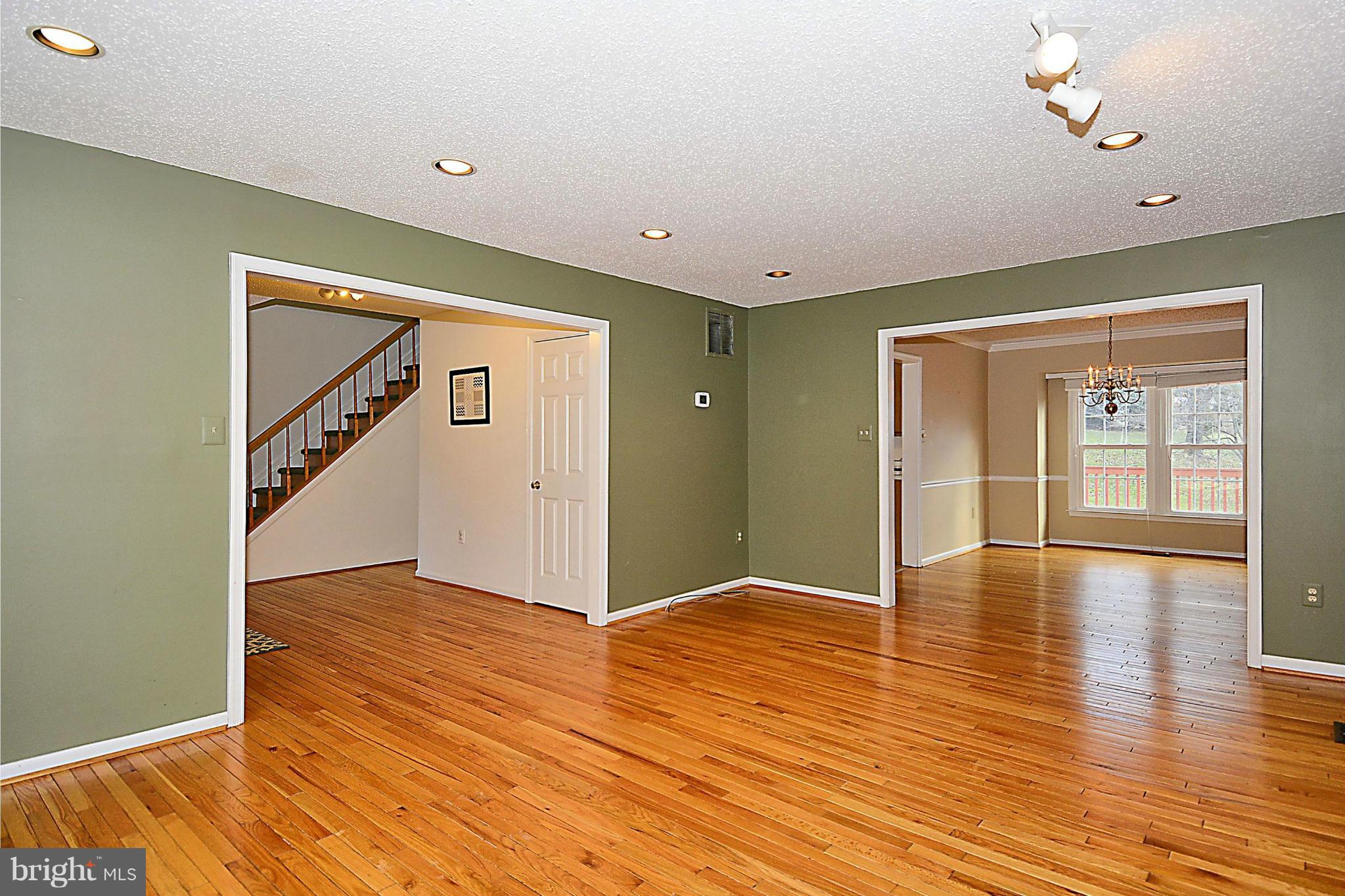 MIDDLEBRIDGE - Residential