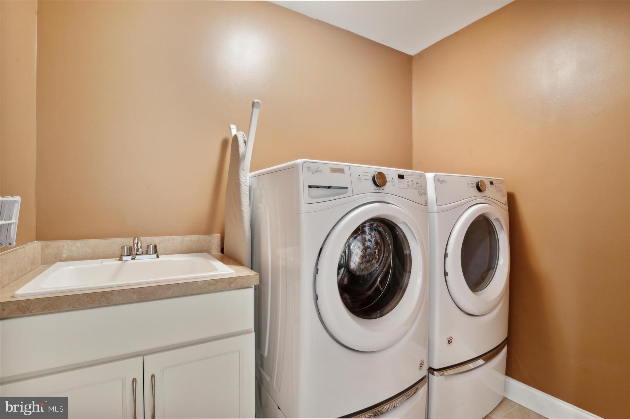 LAUREL RIDGE - Residential