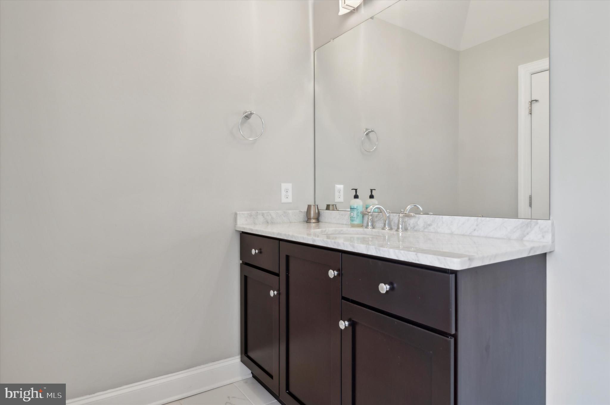 LAUREL RIDGE - Residential