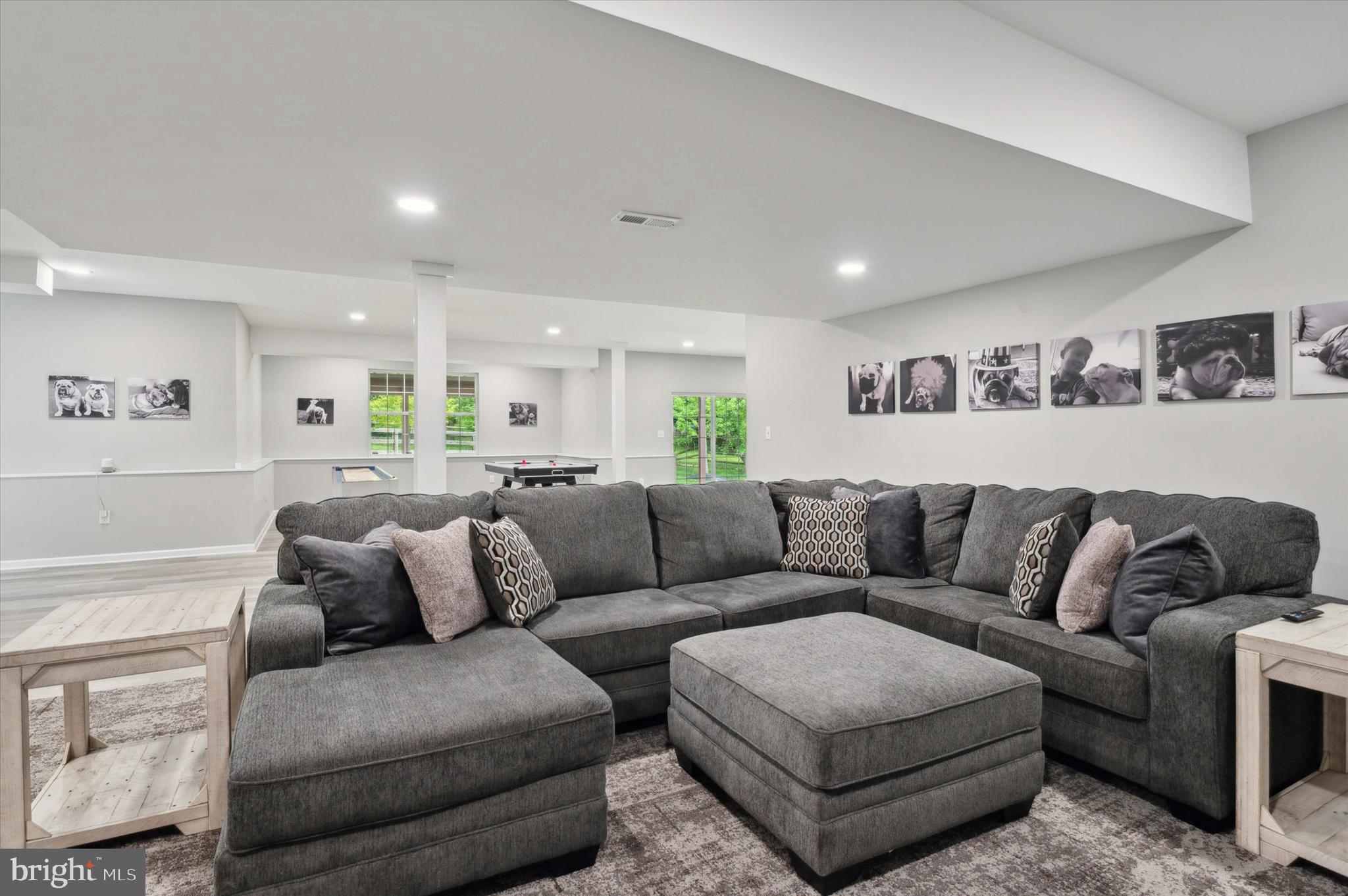 LAUREL RIDGE - Residential