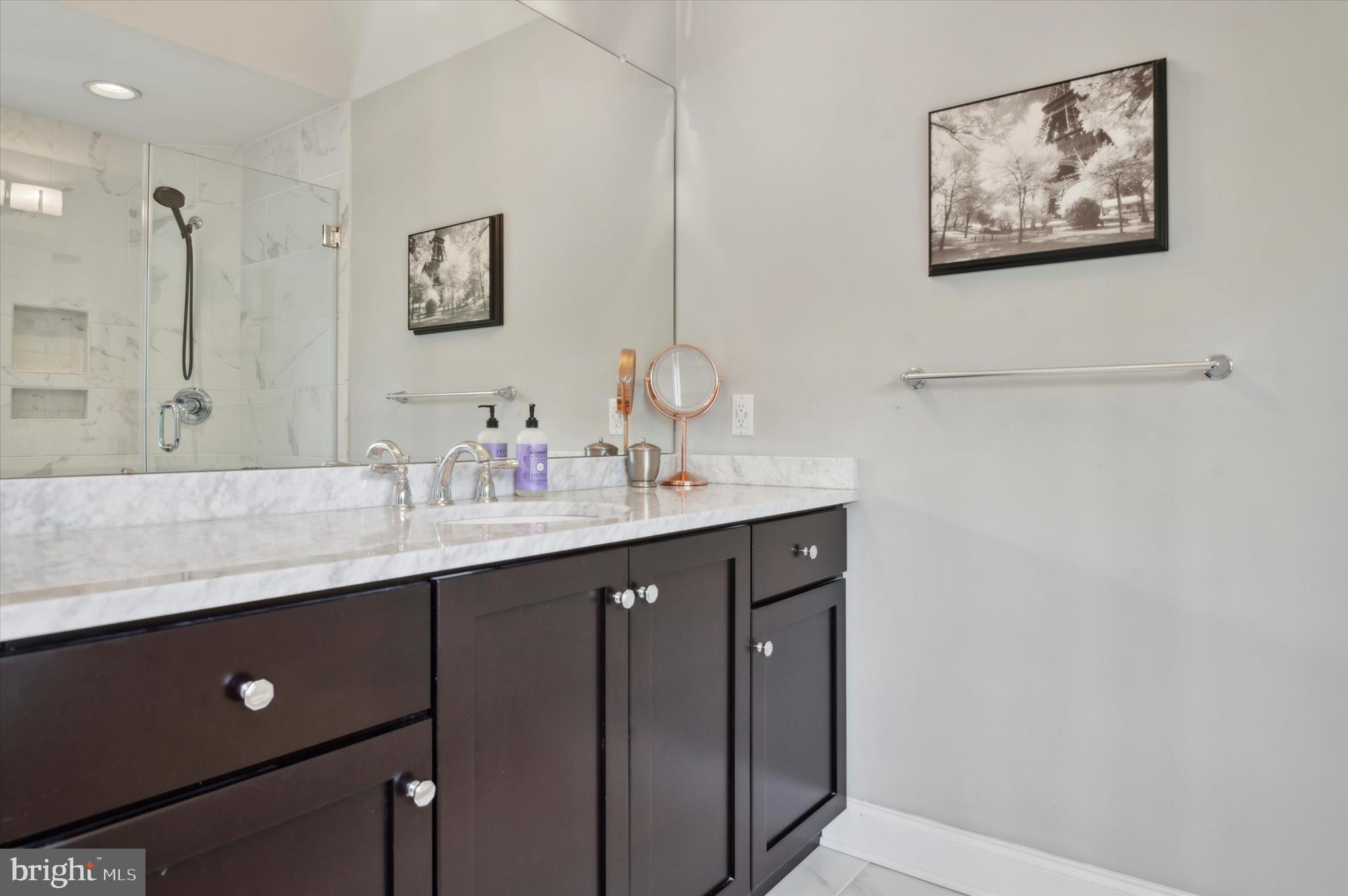 LAUREL RIDGE - Residential