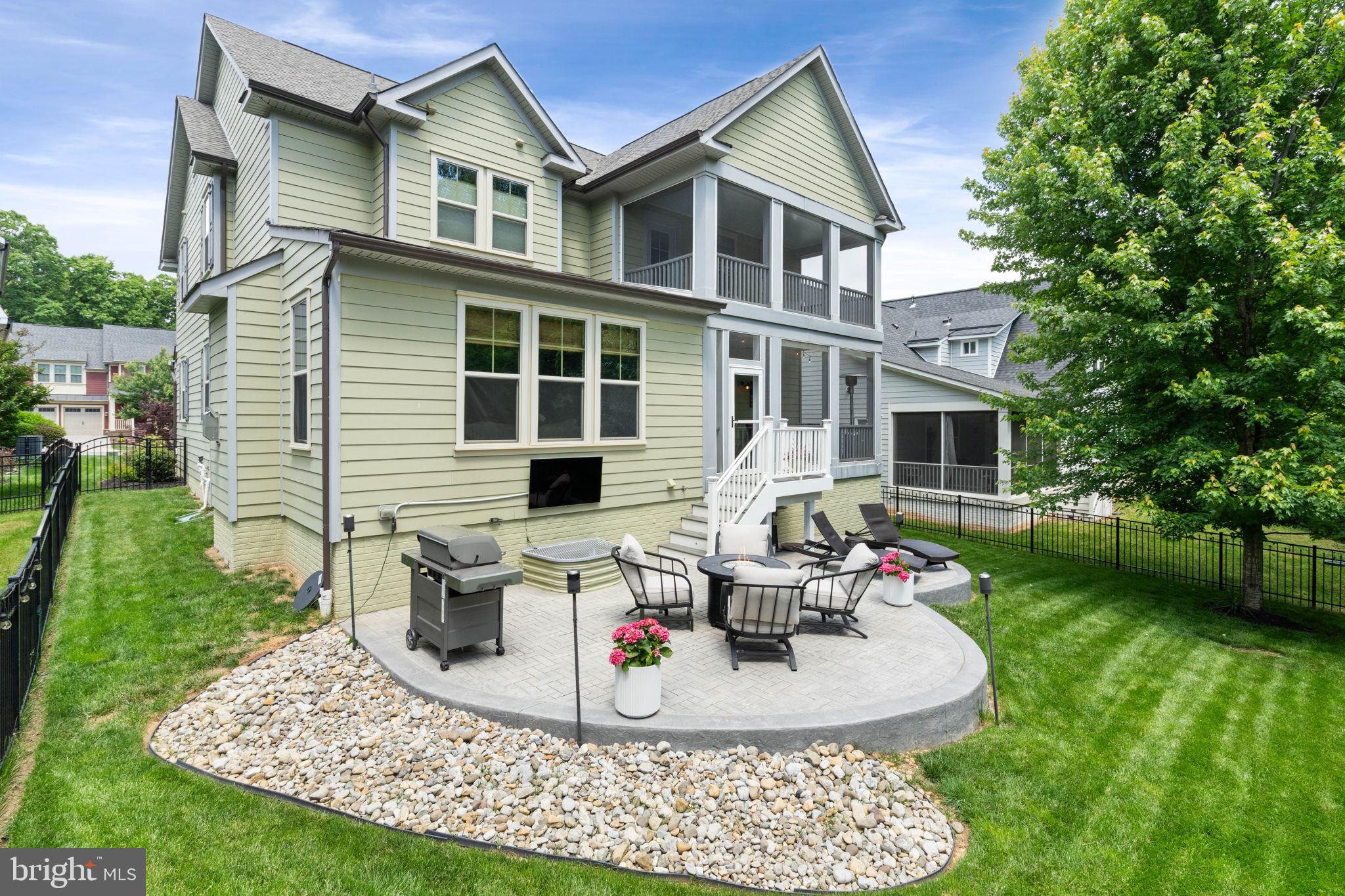 POTOMAC SHORES - Residential