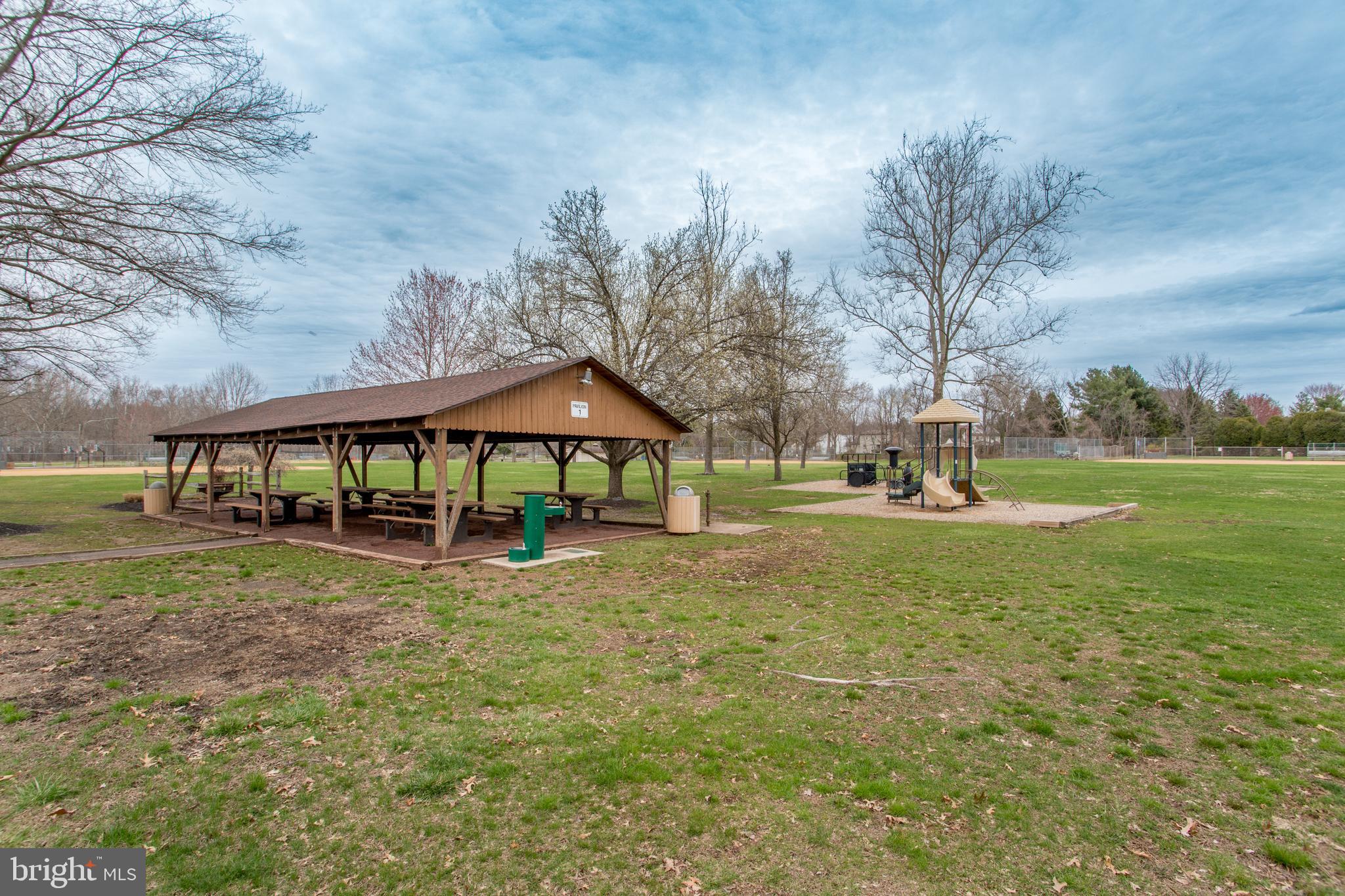 LINDENFIELD - Residential