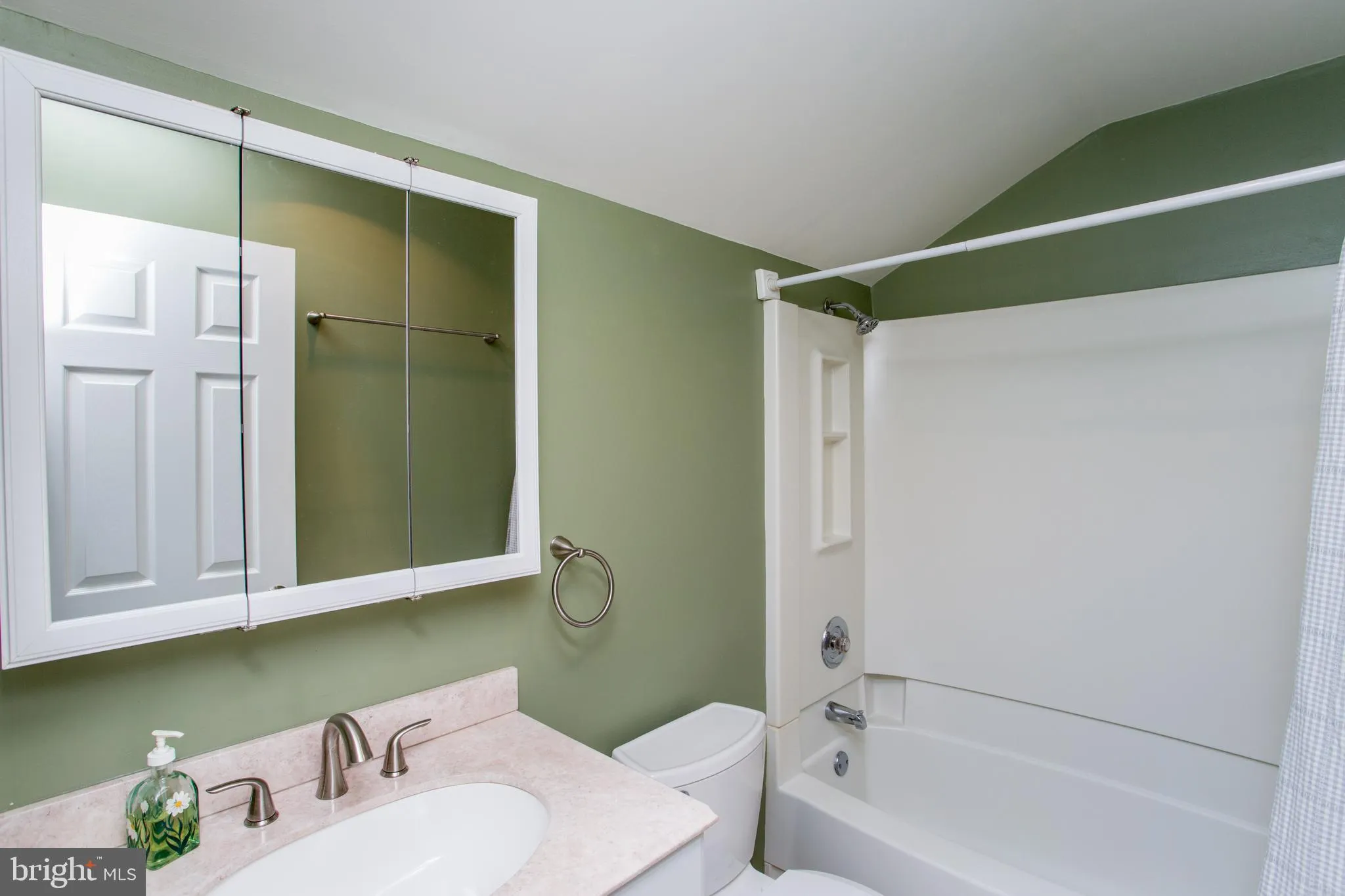 Chalfont, Pennsylvania 18914, United States, 2 Bedrooms Bedrooms, ,2 BathroomsBathrooms,Residential,Active,102614