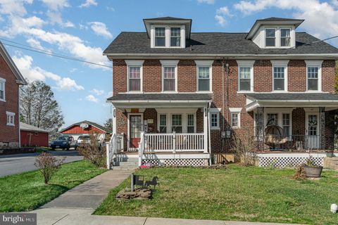 Photo of 110 S Summit Avenue, QUARRYVILLE, PA 17566 (MLS # PALA2066822)