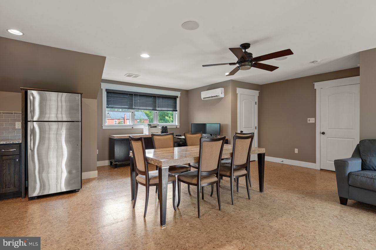 LANDISVILLE - Residential