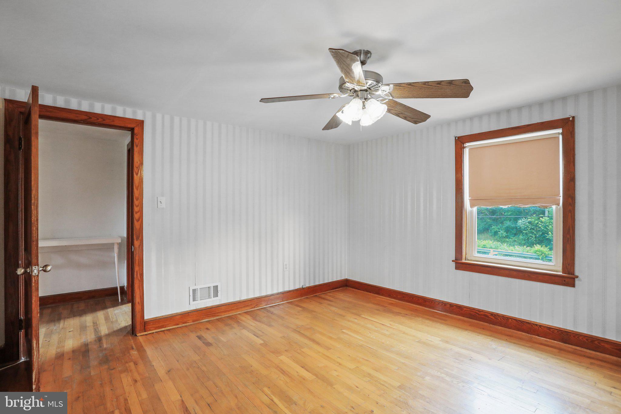 FALLING WATERS - Residential