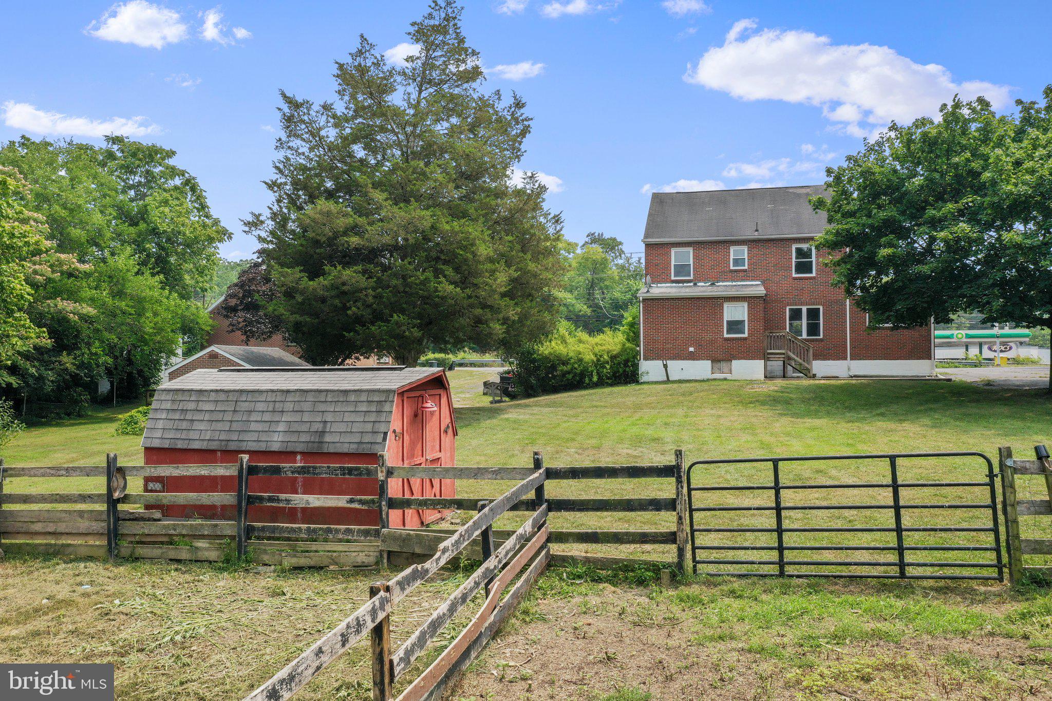 FALLING WATERS - Residential
