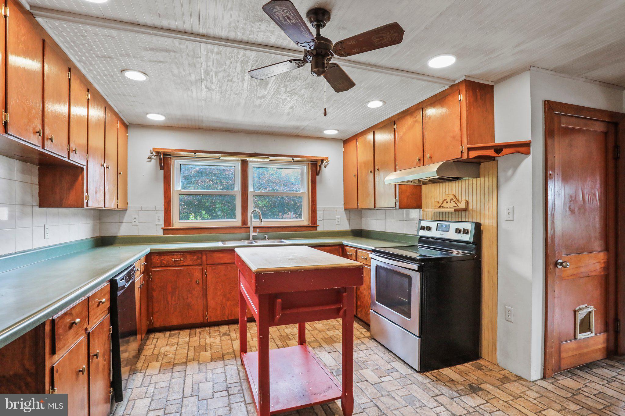 FALLING WATERS - Residential