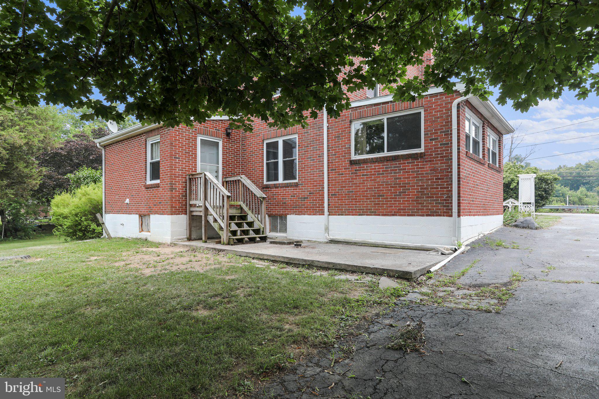 FALLING WATERS - Residential