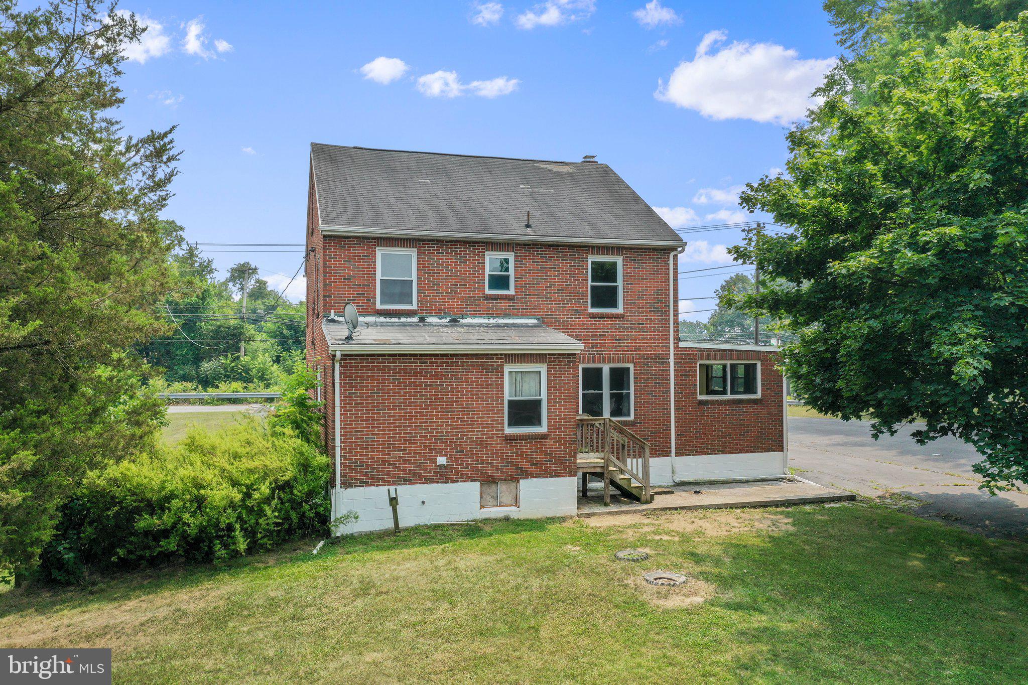 FALLING WATERS - Residential