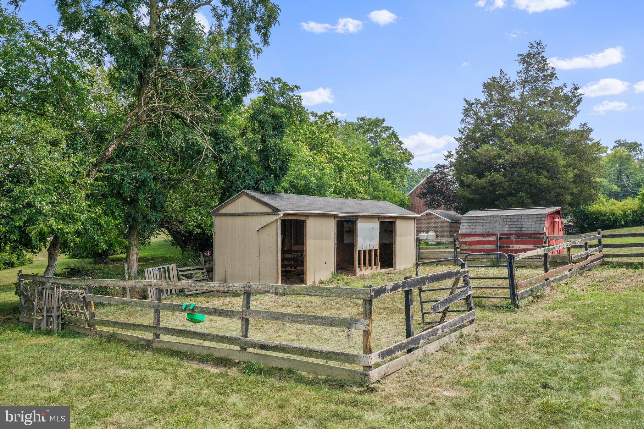 FALLING WATERS - Residential