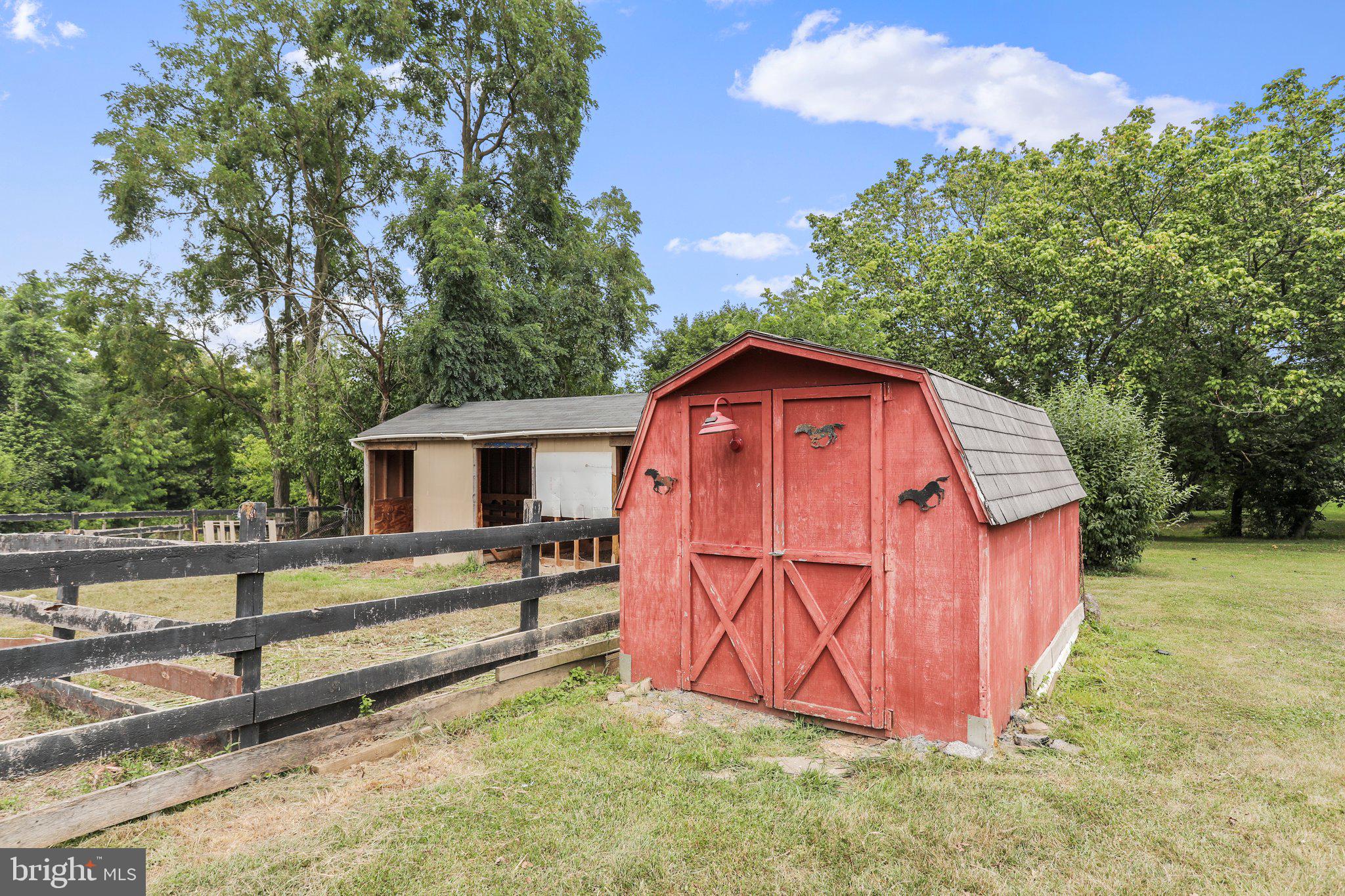 FALLING WATERS - Residential