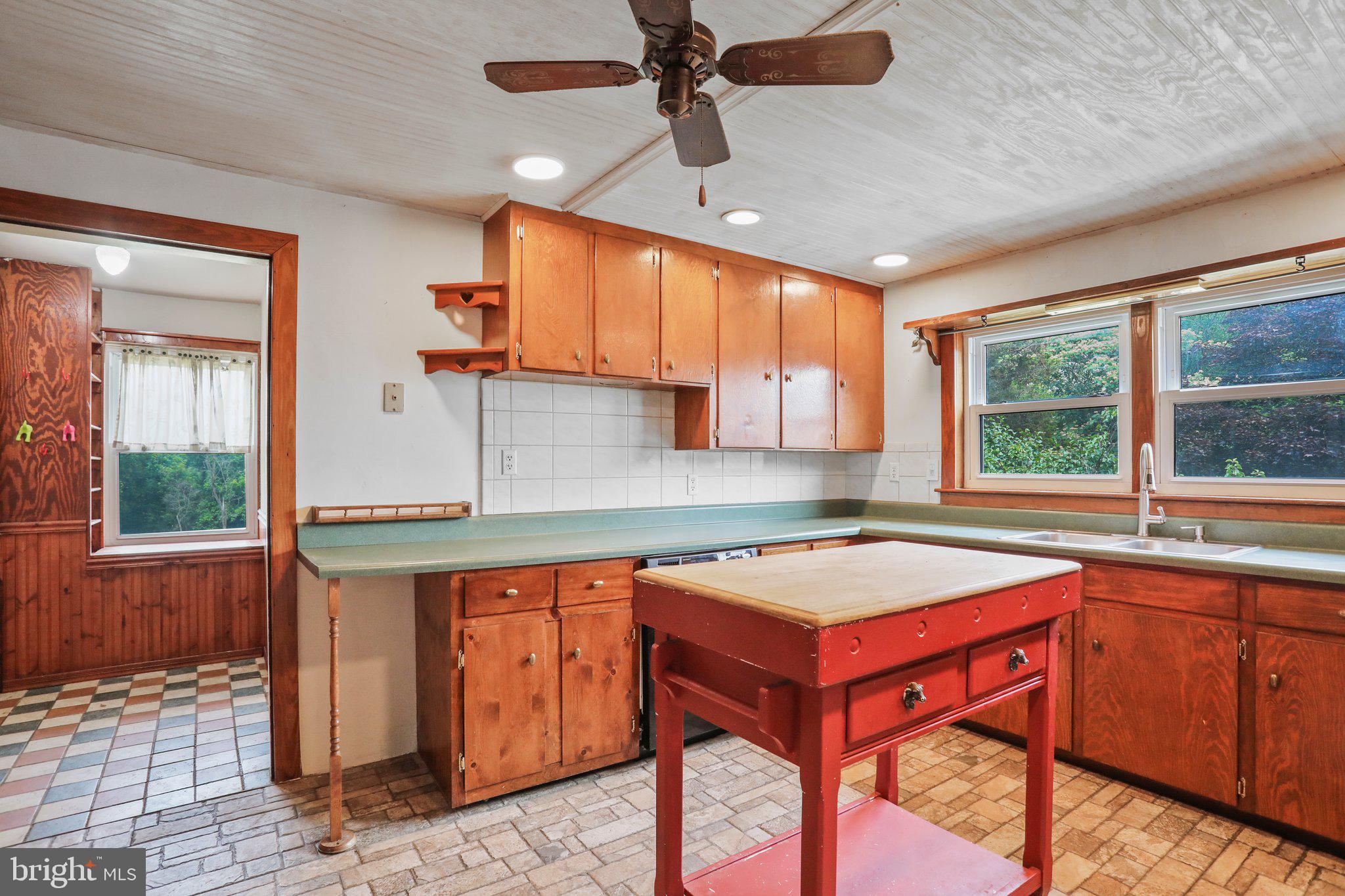 FALLING WATERS - Residential