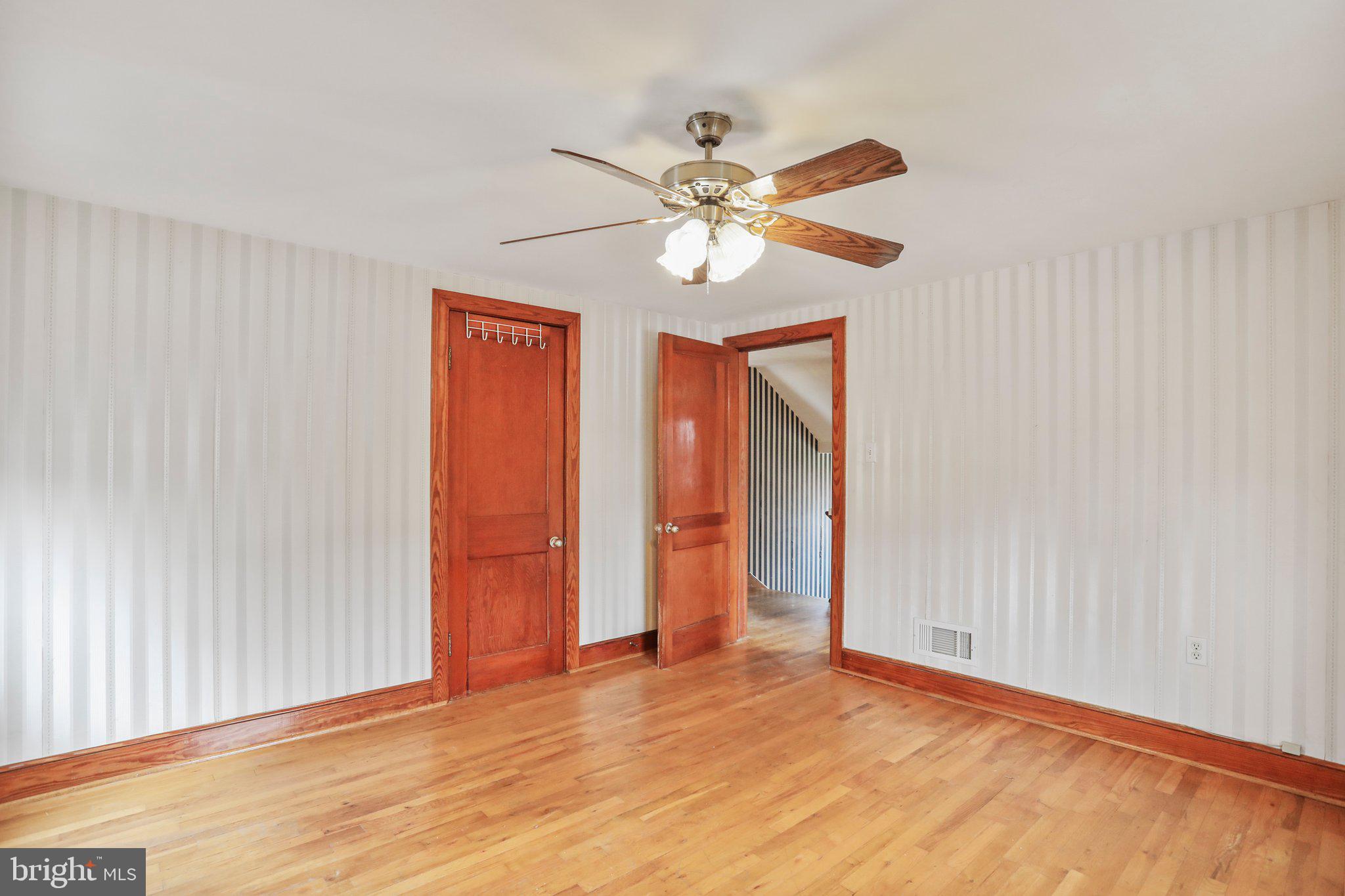 FALLING WATERS - Residential