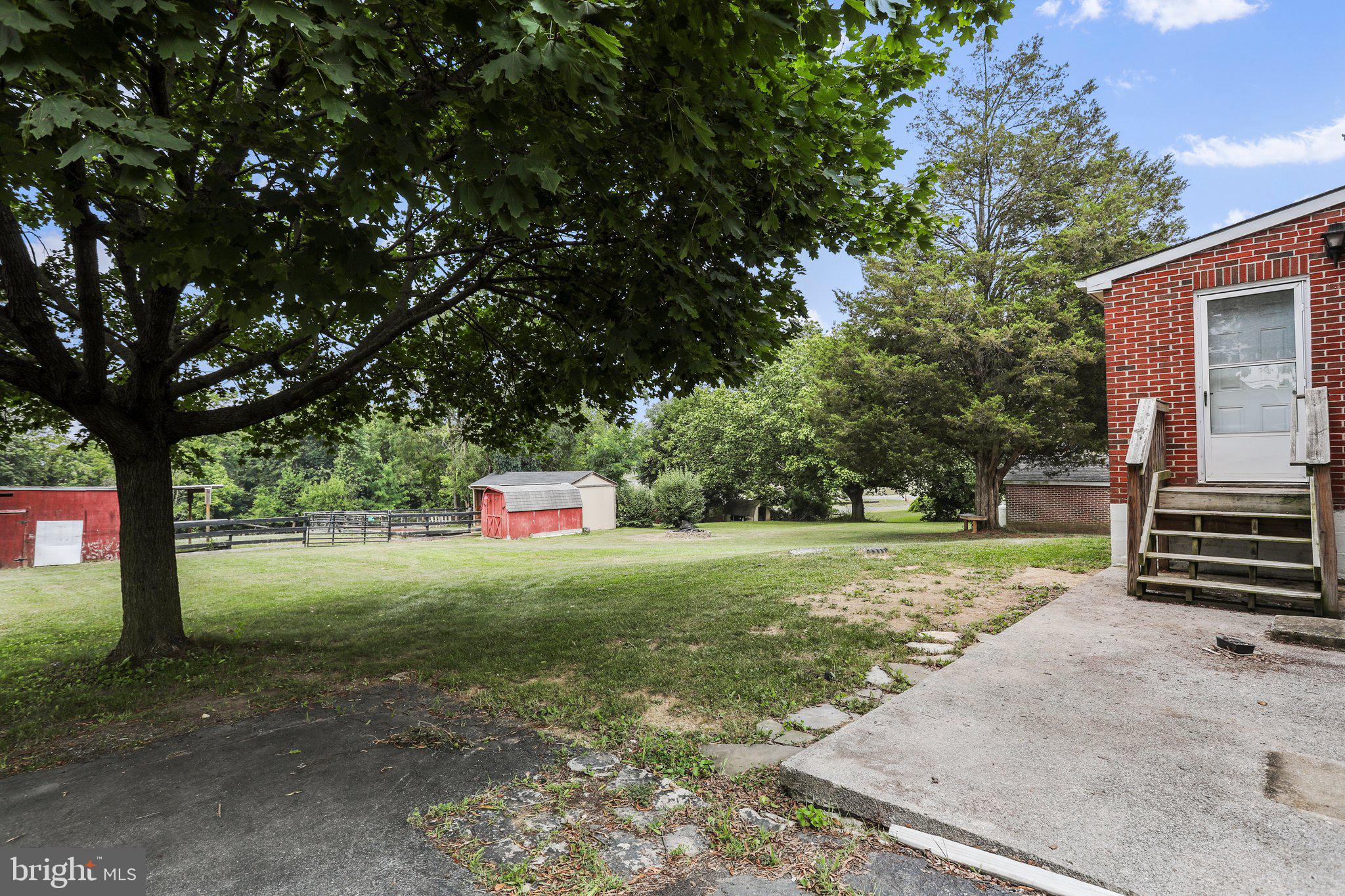 FALLING WATERS - Residential