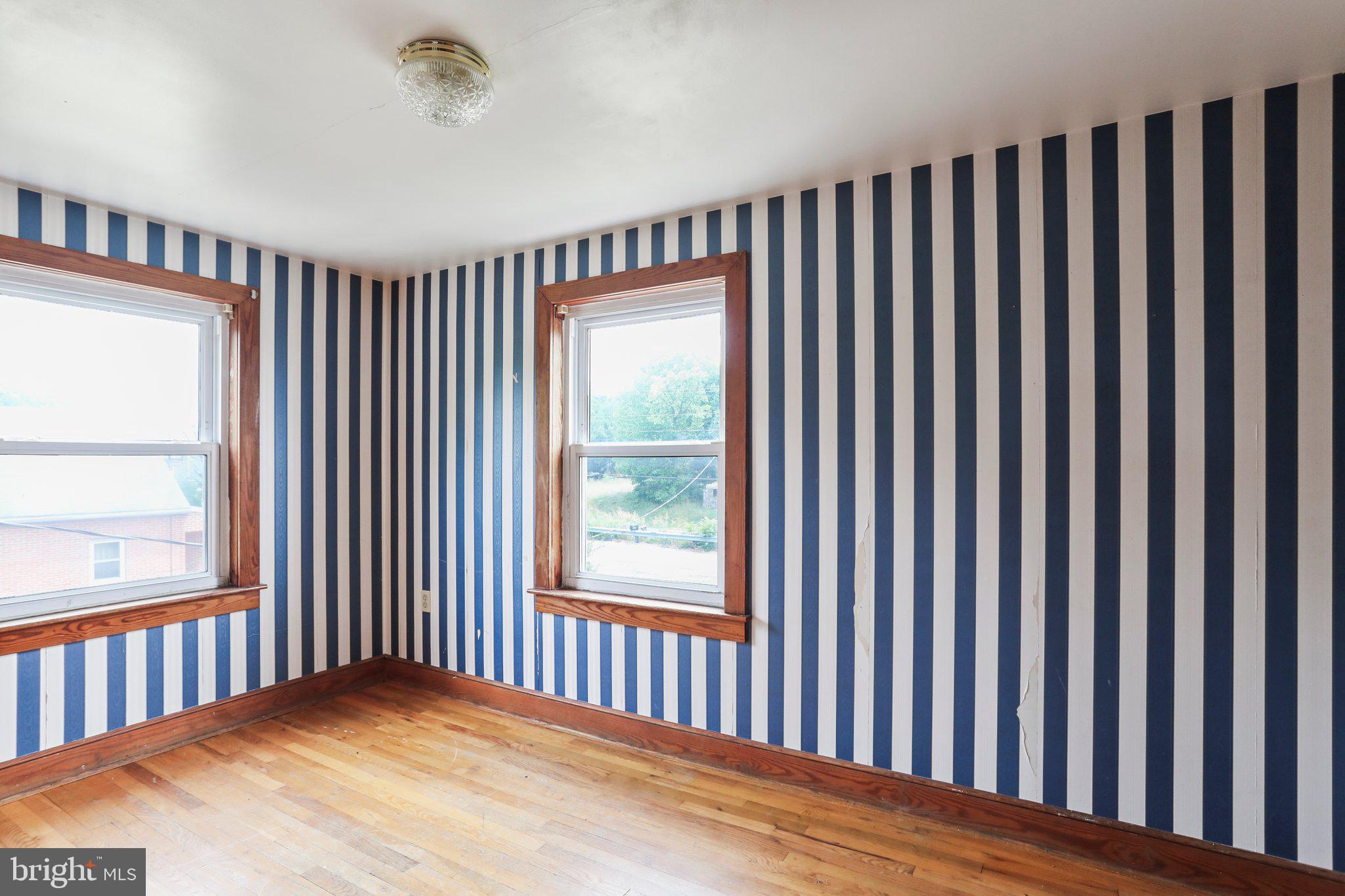 FALLING WATERS - Residential