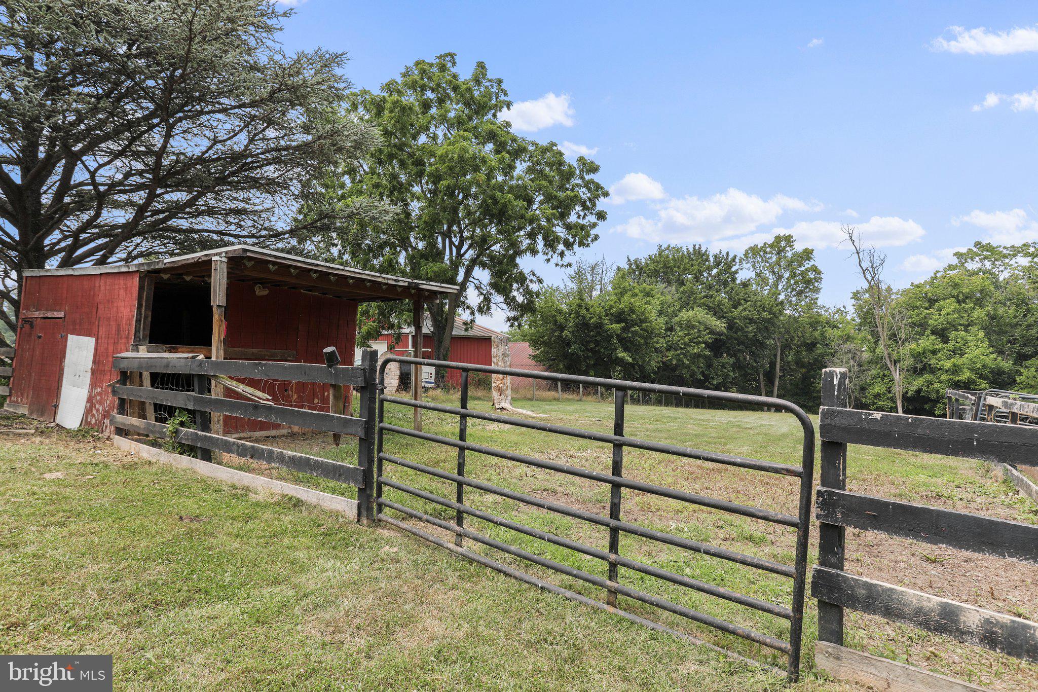 FALLING WATERS - Residential