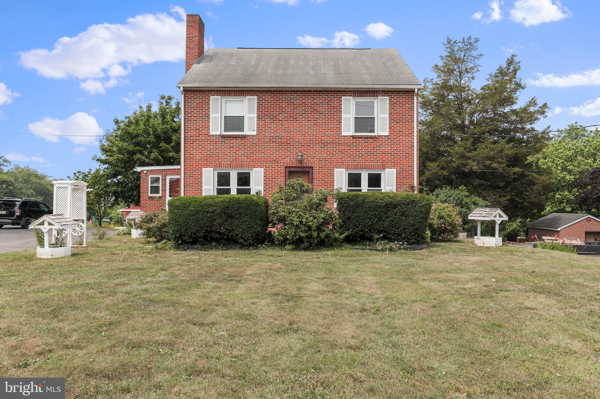 FALLING WATERS - Residential