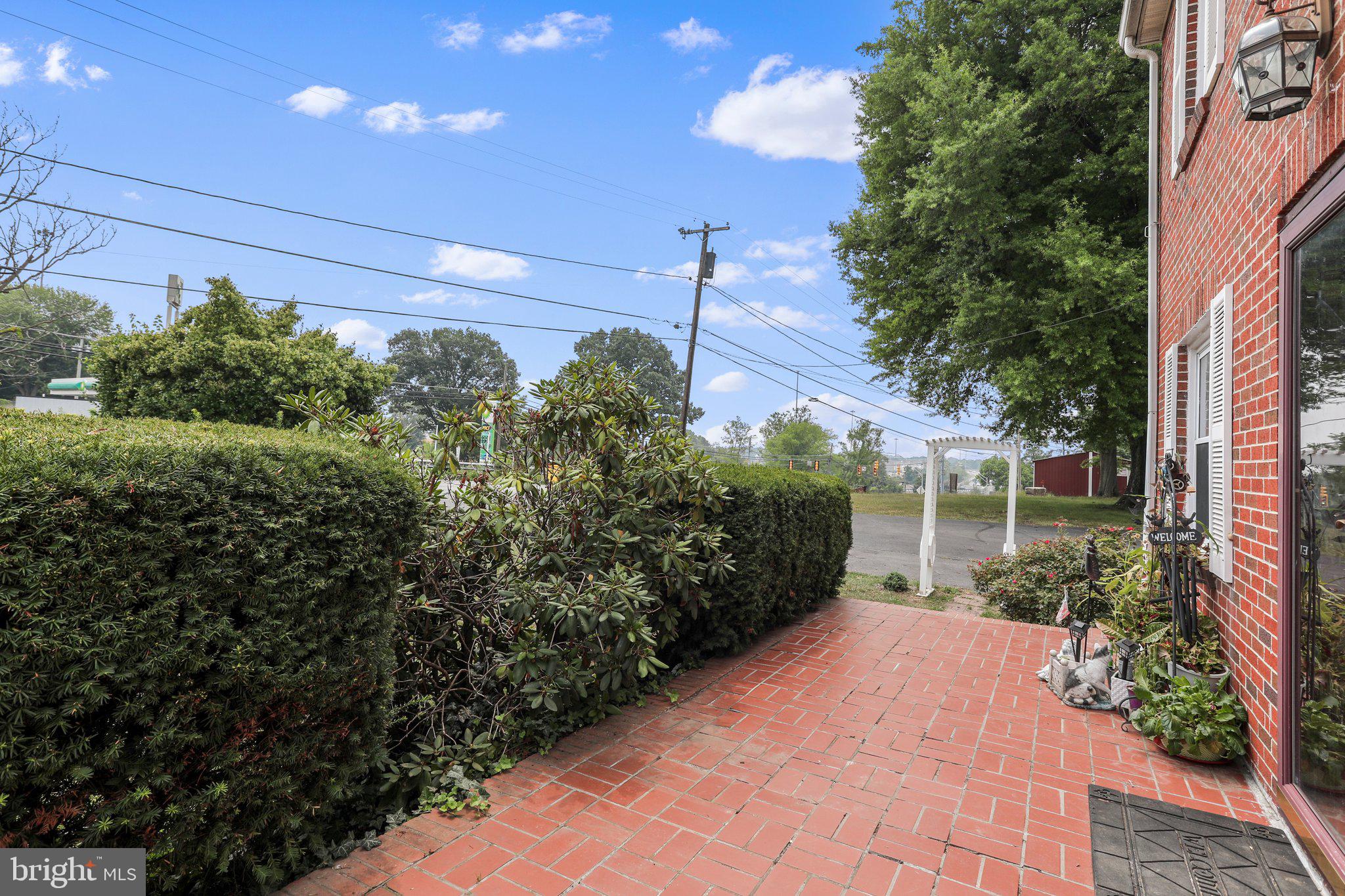 FALLING WATERS - Residential