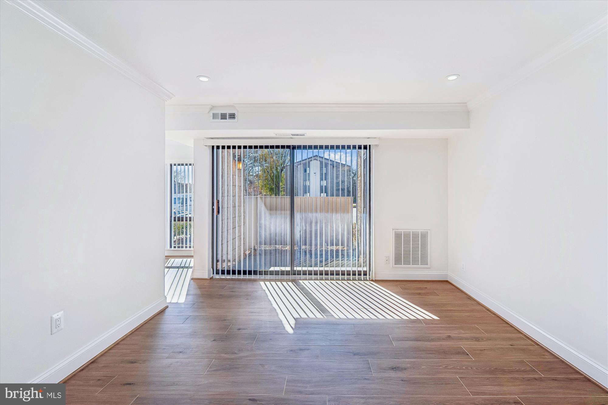 TREOVER CONDOMINIUM - Residential