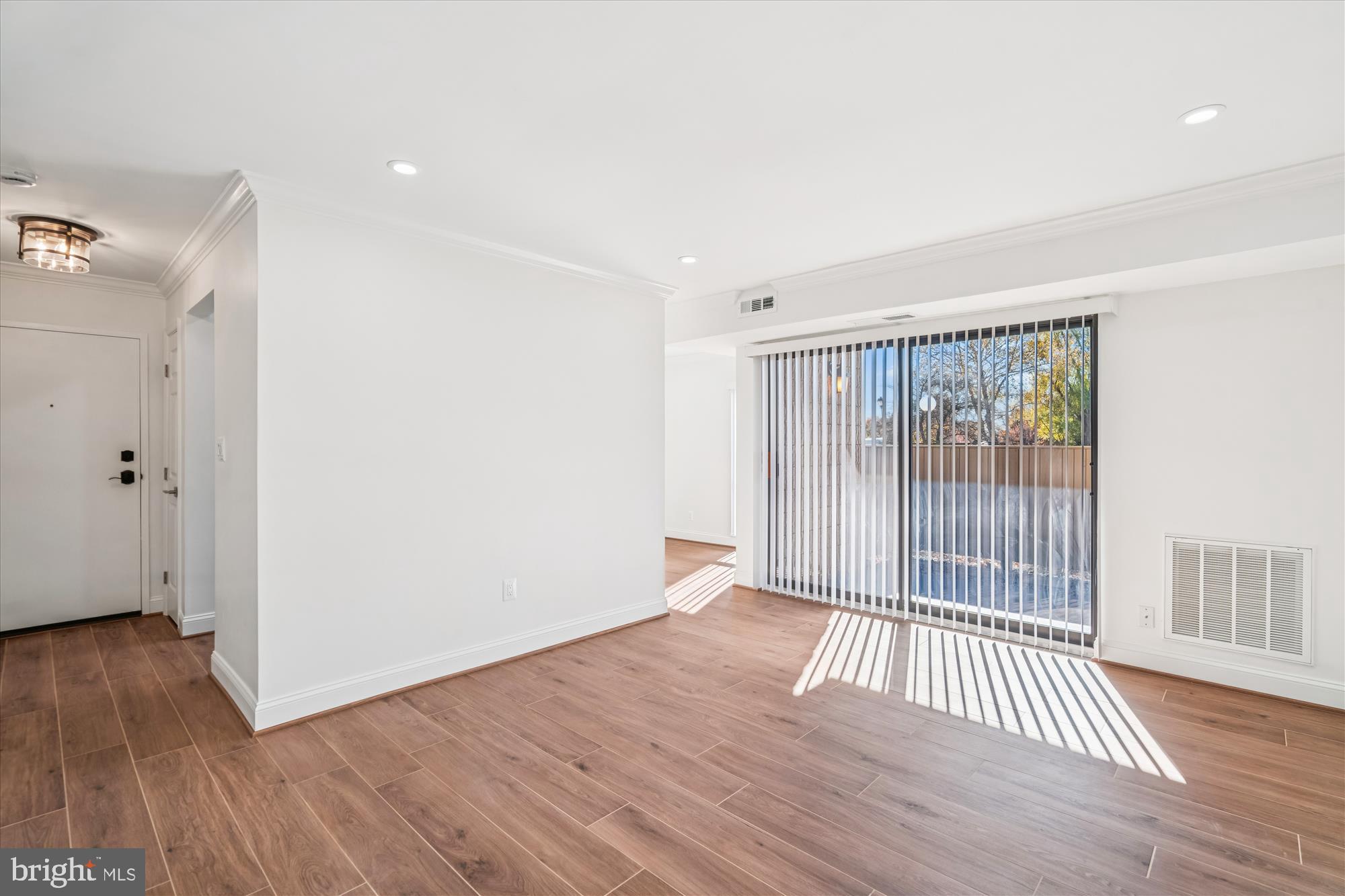 TREOVER CONDOMINIUM - Residential