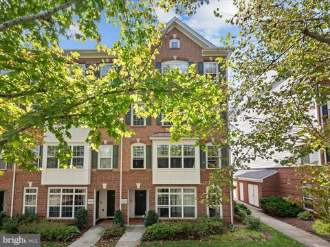 19264 KOSLOWSKI SQUARE LEESBURG VA 20176