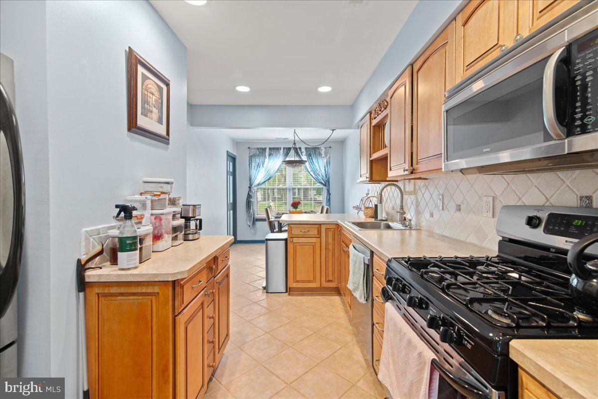 TYLER WALK - Residential