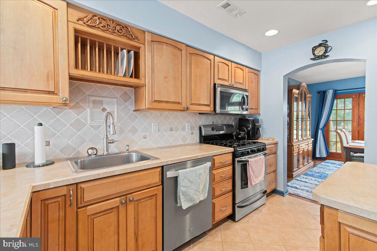 TYLER WALK - Residential