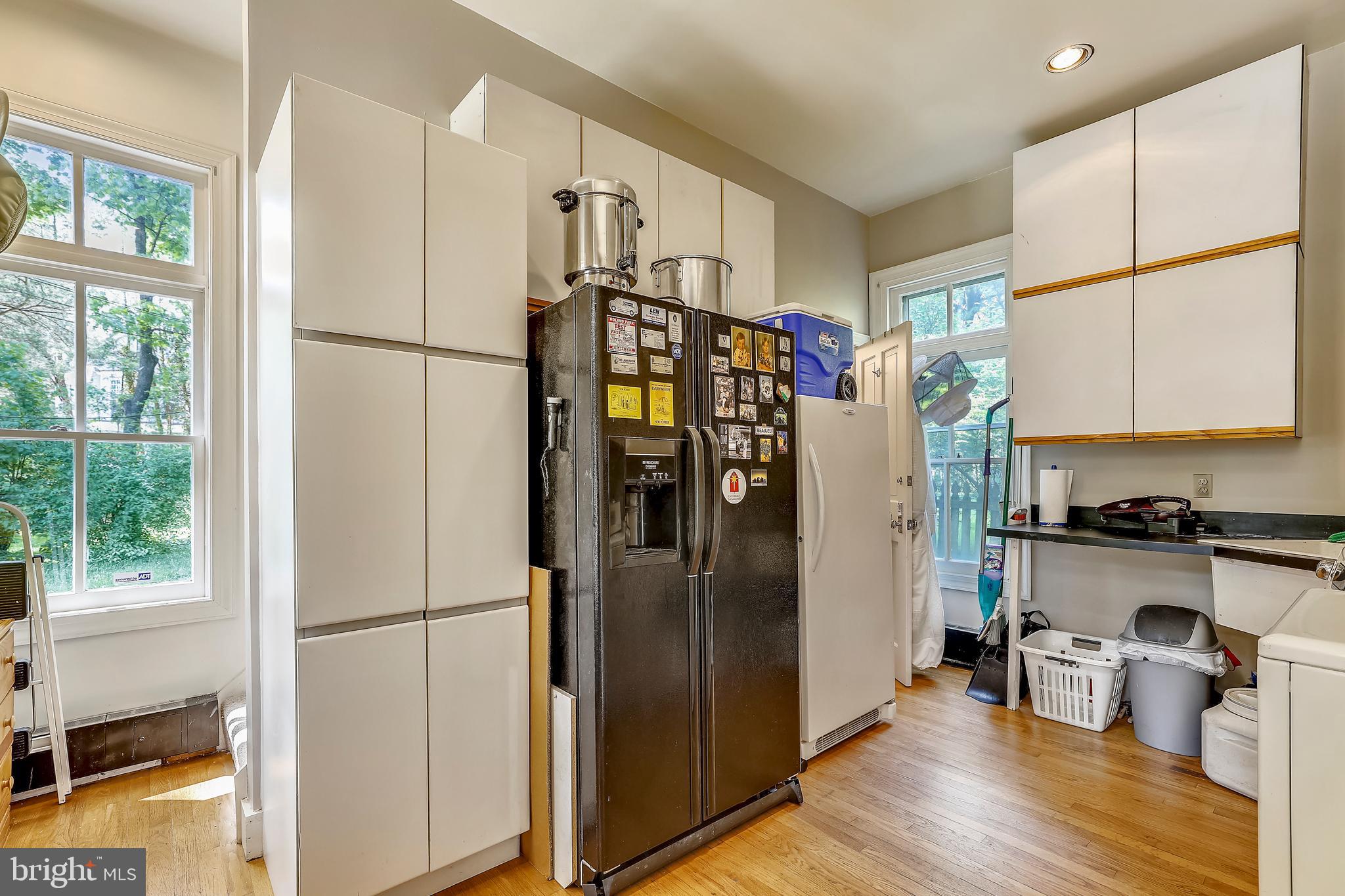 ROLAND PARK - Residential