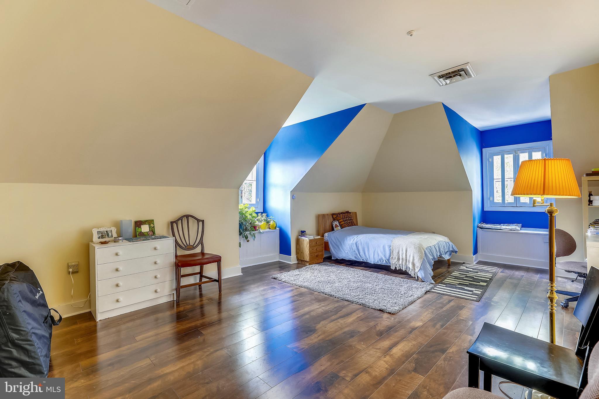 ROLAND PARK - Residential